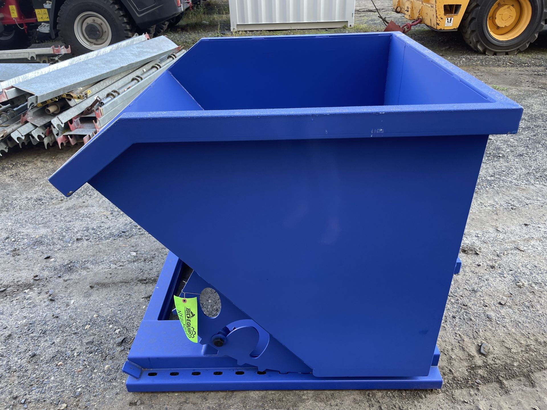 Brand New 1 Cubic Yard Self Dumping Hopper (NY74E) - Image 4 of 9