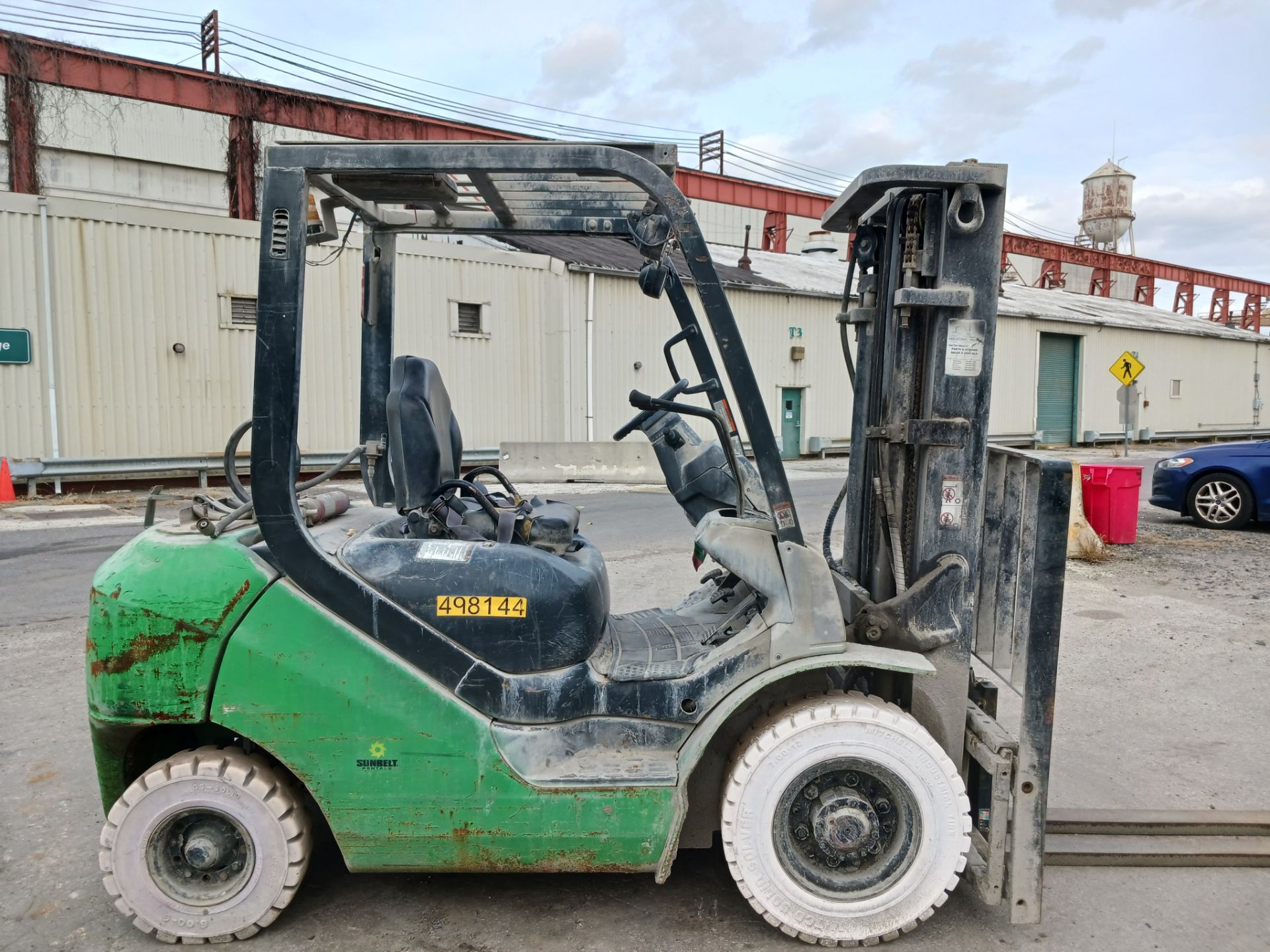 Komatsu FG25T-16 5,000lb Forklift