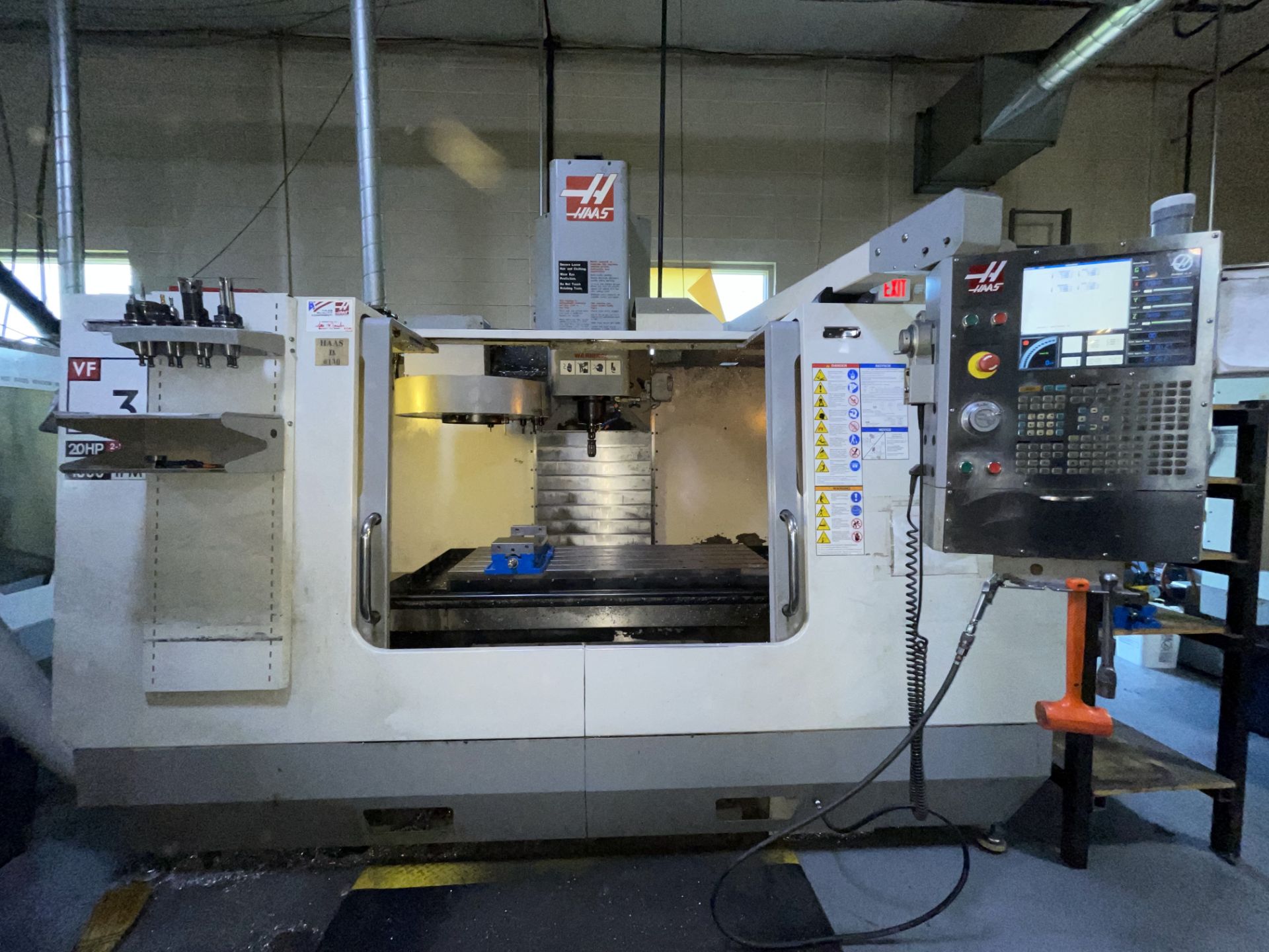 Haas VF-3B Vertical Machining Center (H2) - Image 2 of 27