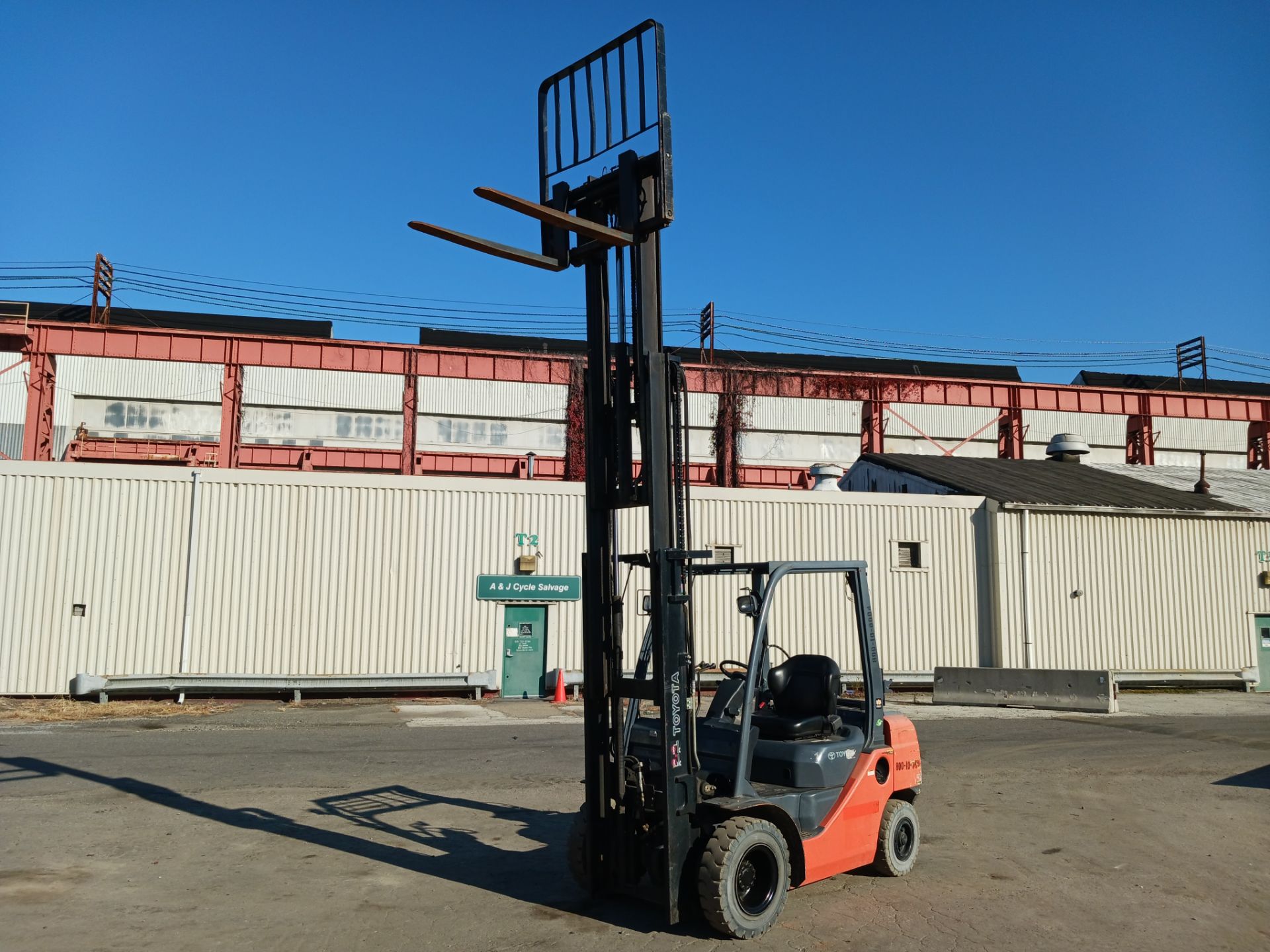 2016 Toyota 8FGU25 5,000lb Forklift - Image 9 of 21