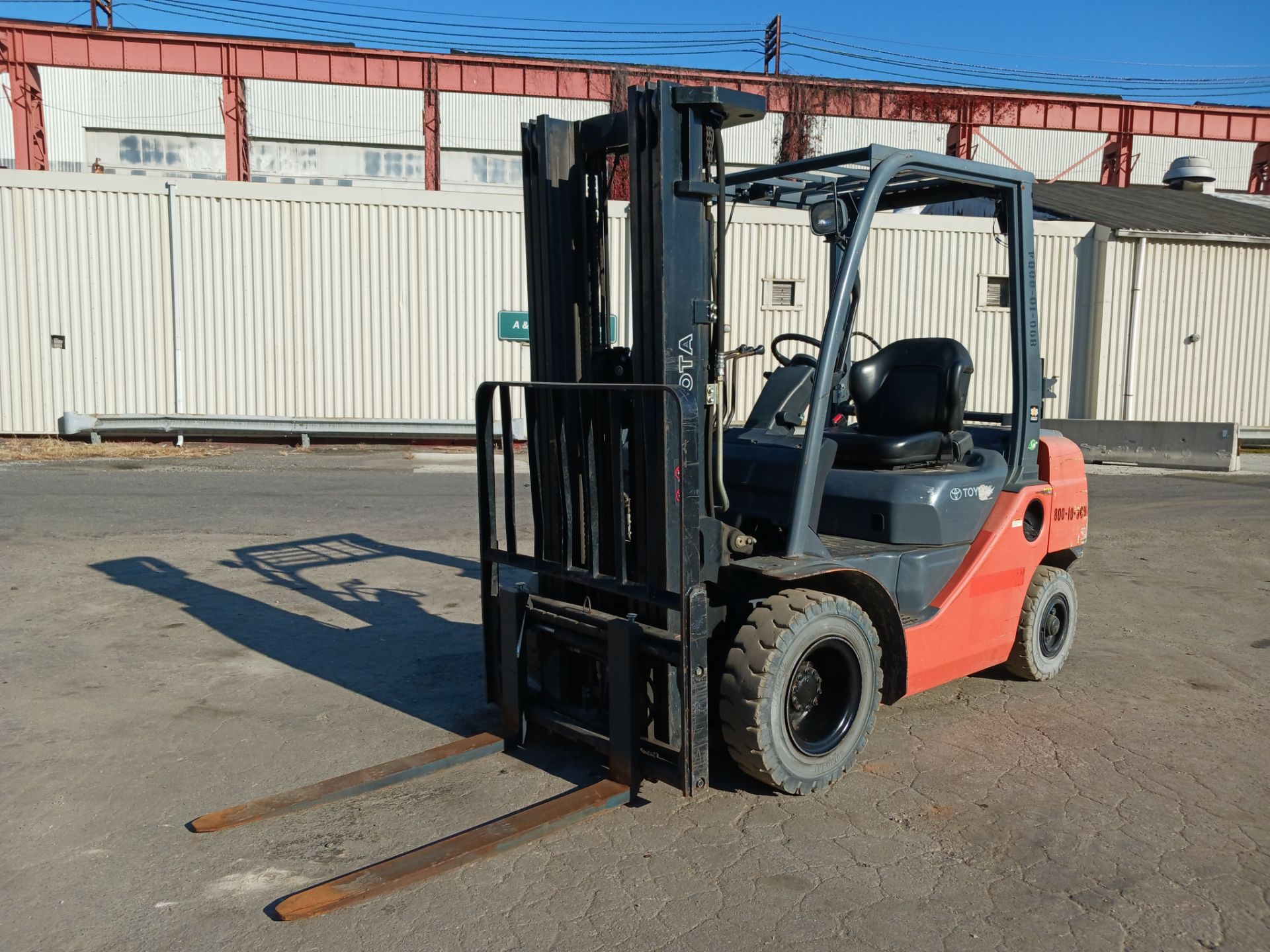 2016 Toyota 8FGU25 5,000lb Forklift - Image 6 of 21