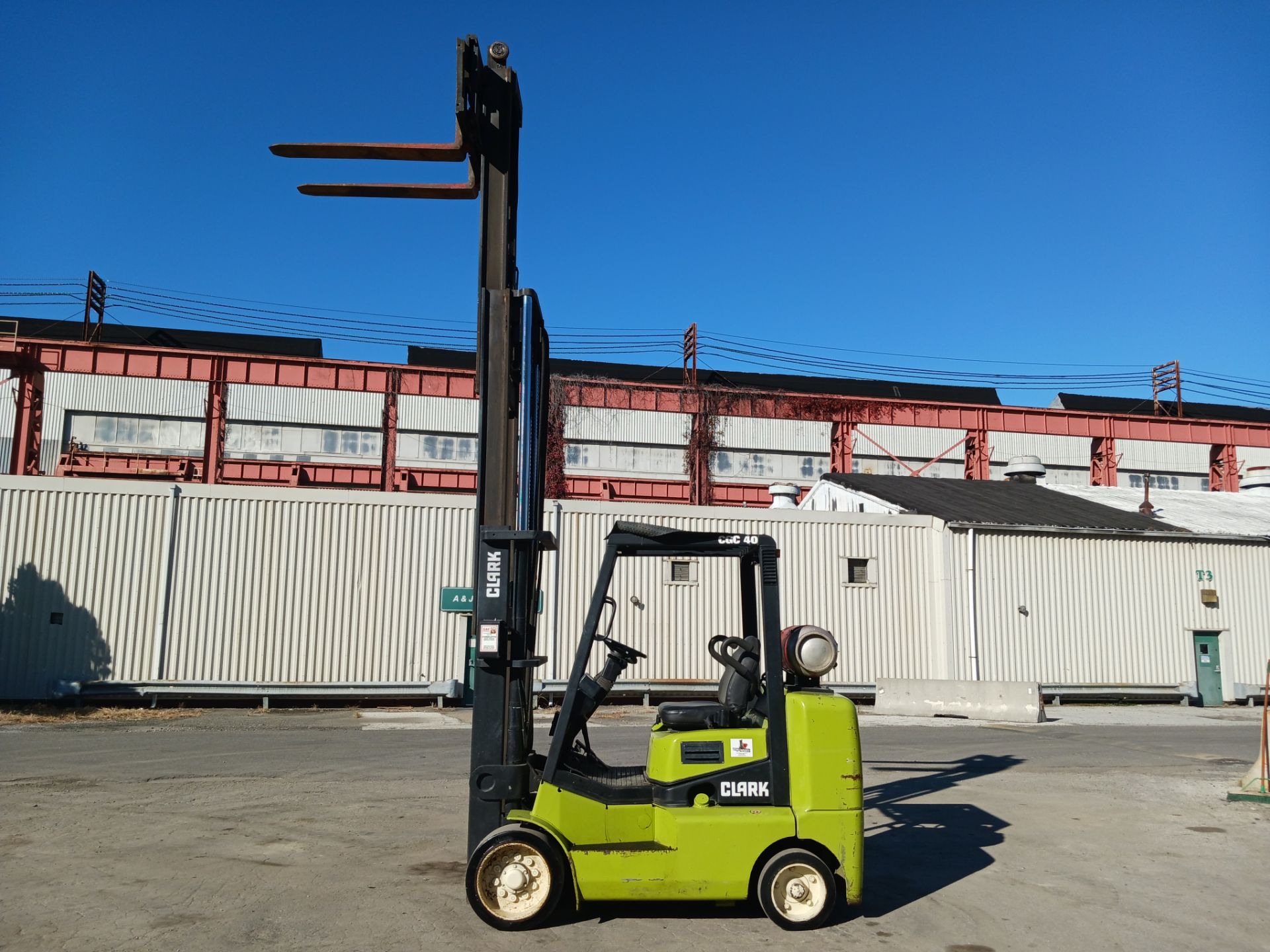 Clark CGC40 8,000lb Forklift - Image 7 of 21