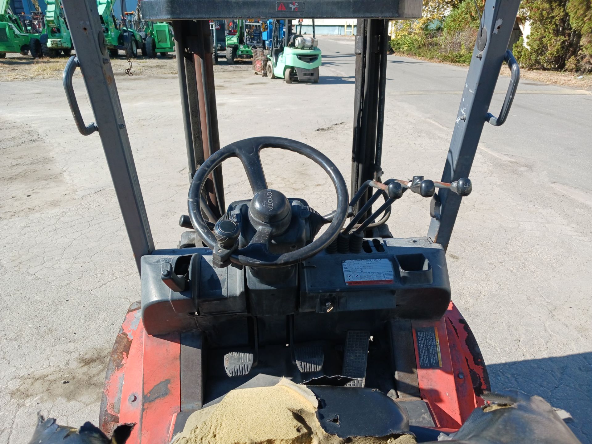 Toyota 7FGU32 6500lb Forklift - Image 11 of 18