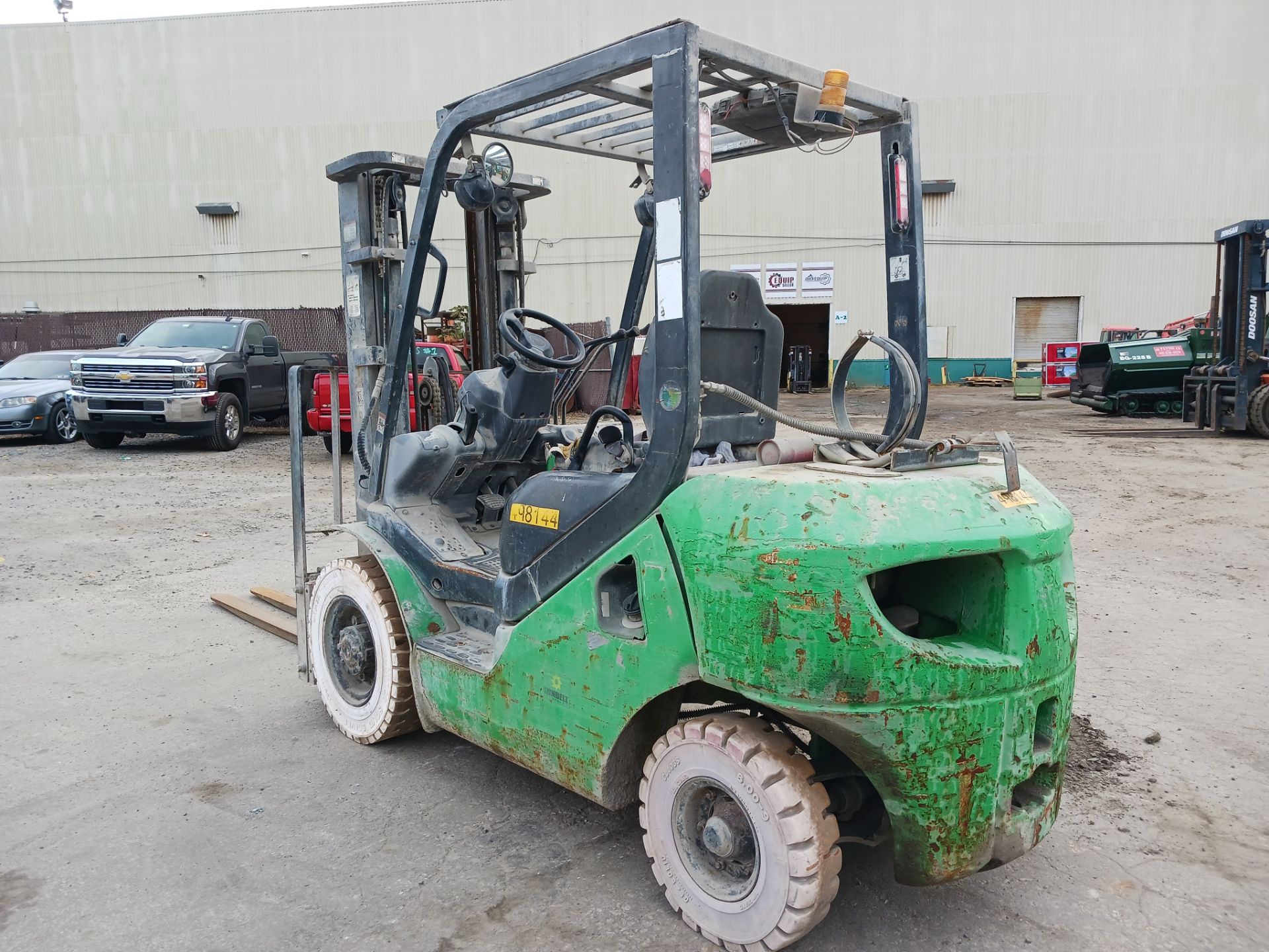 Komatsu FG25T-16 5,000lb Forklift - Image 5 of 11