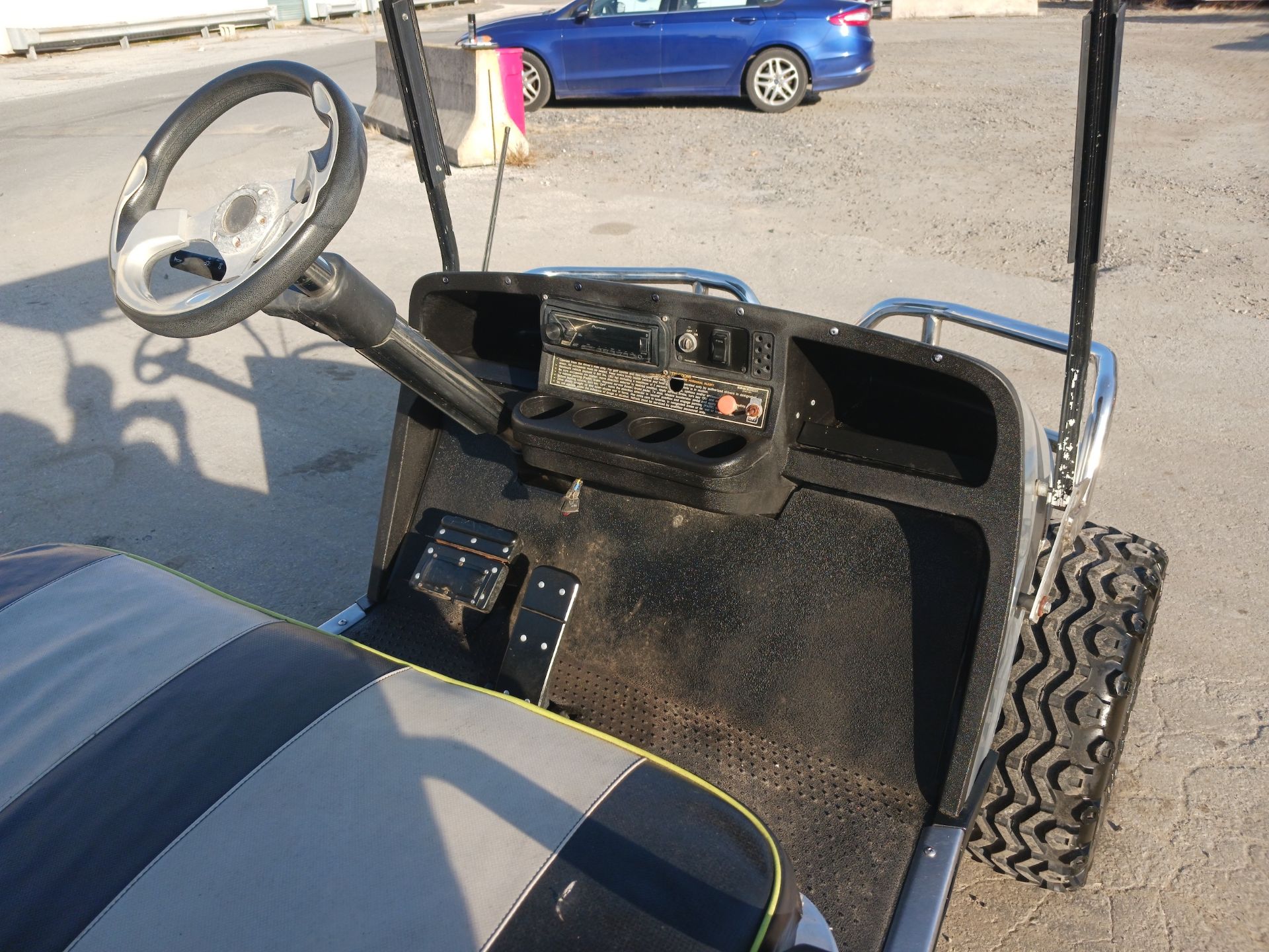 EZ-G0 Electric Golf Cart - Image 9 of 26