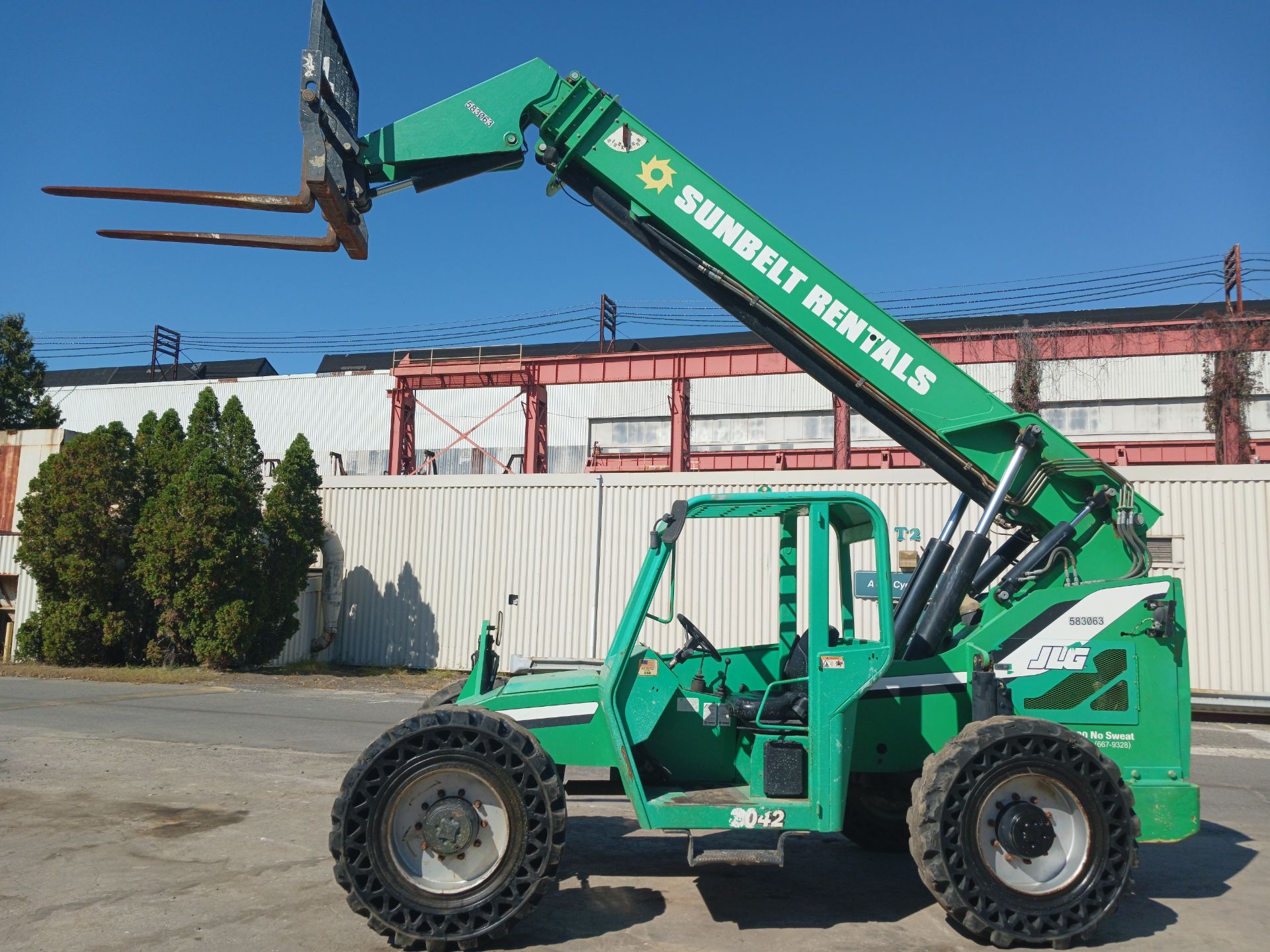 2014 JLG Skytrak 8042 8,000lb Telescopic Forklift