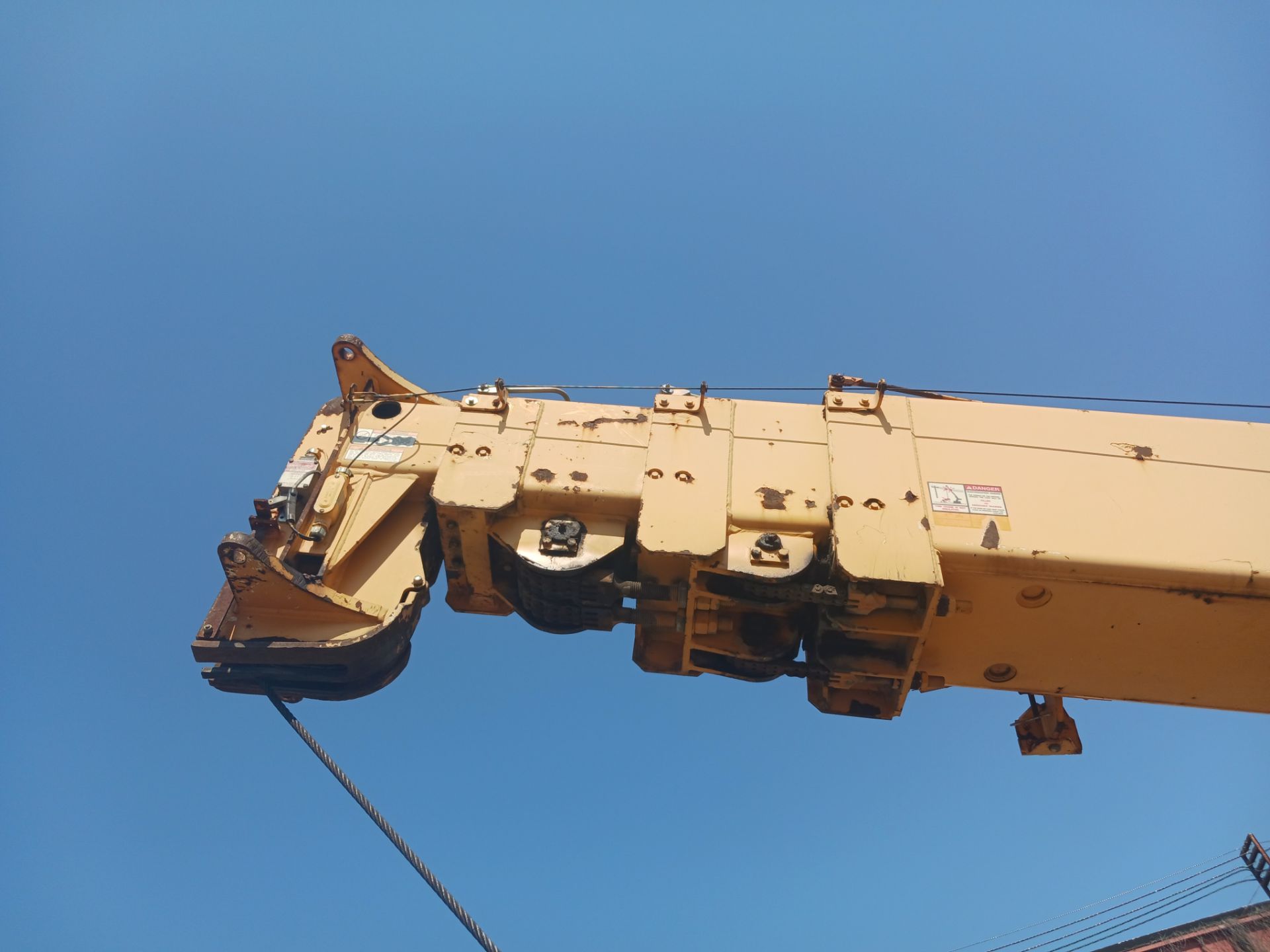 Broderson IC-200-3F Carry Deck 15 Ton Crane - Image 12 of 13