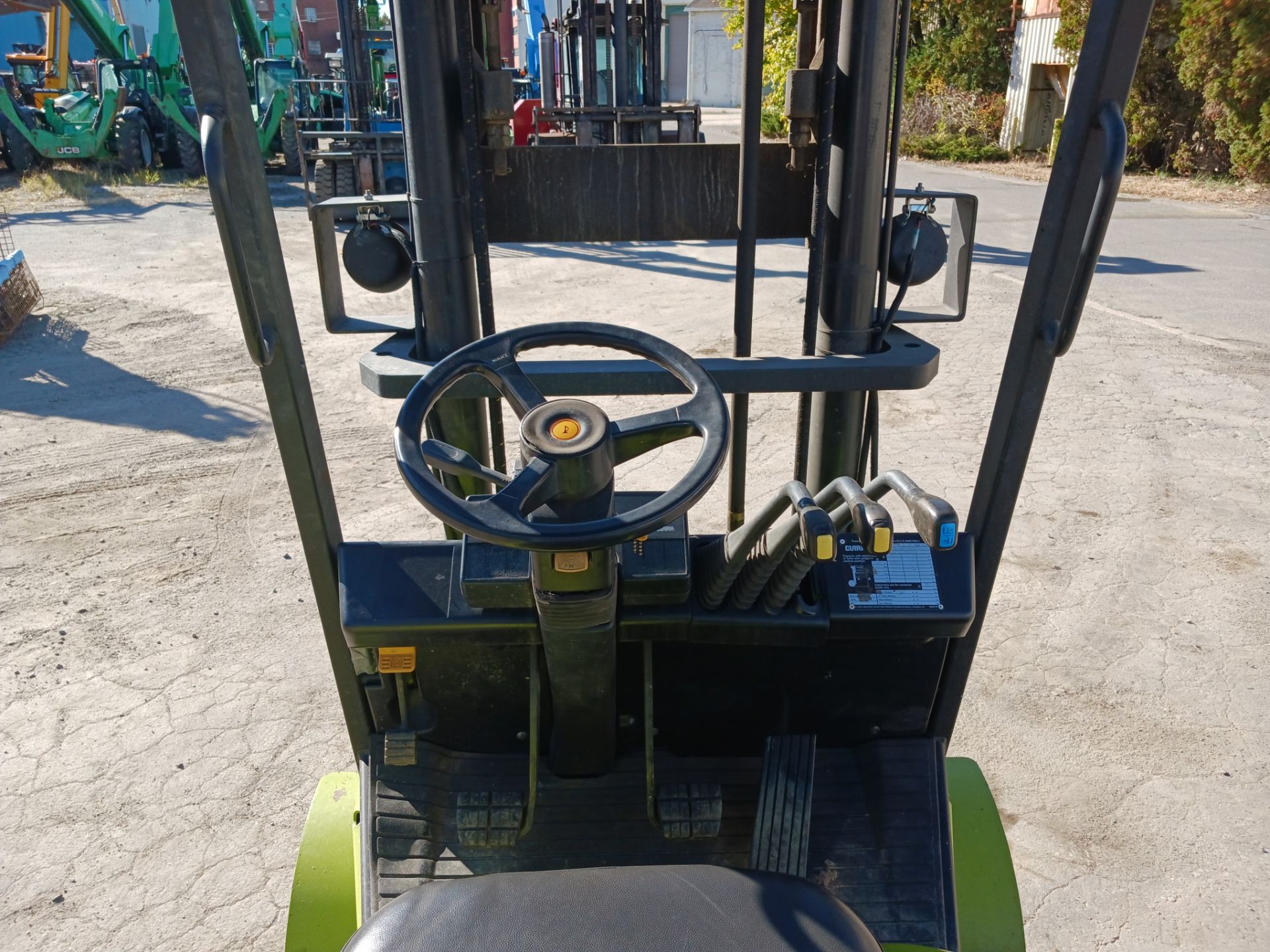 Clark CGC40 8,000lb Forklift - Image 11 of 21