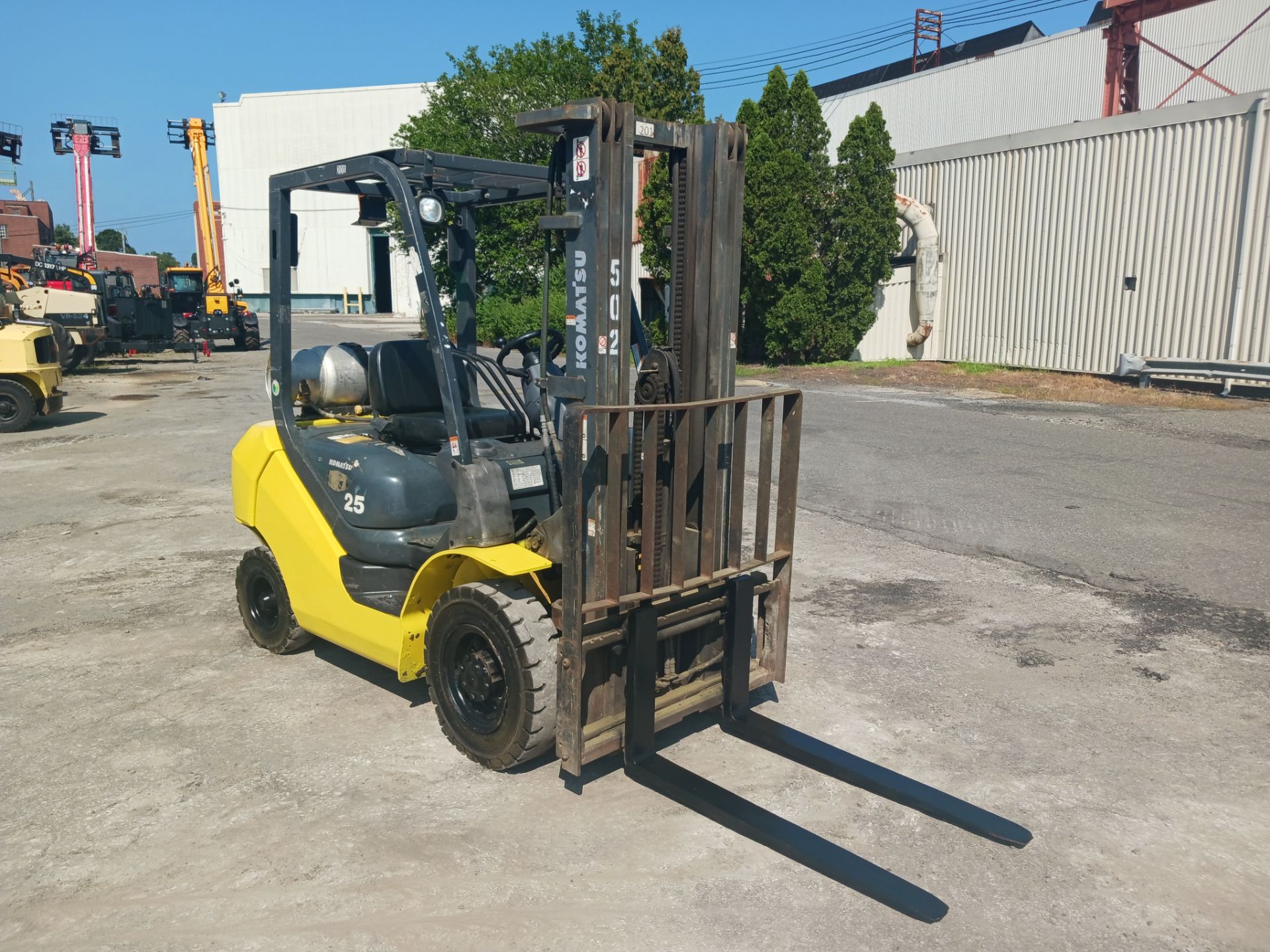 2014 Komatsu FG25T-16 5,000lb Forklift - Image 3 of 14