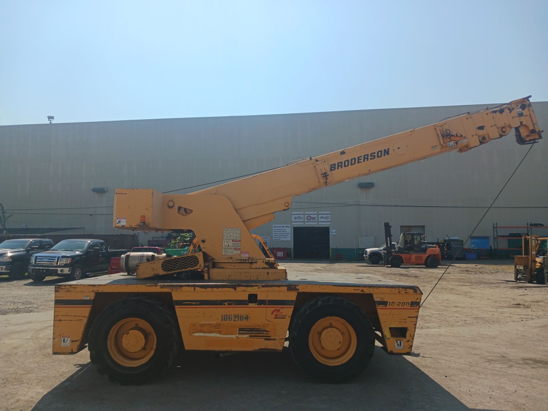 Broderson IC-200-3F Carry Deck 15 Ton Crane - Image 4 of 13