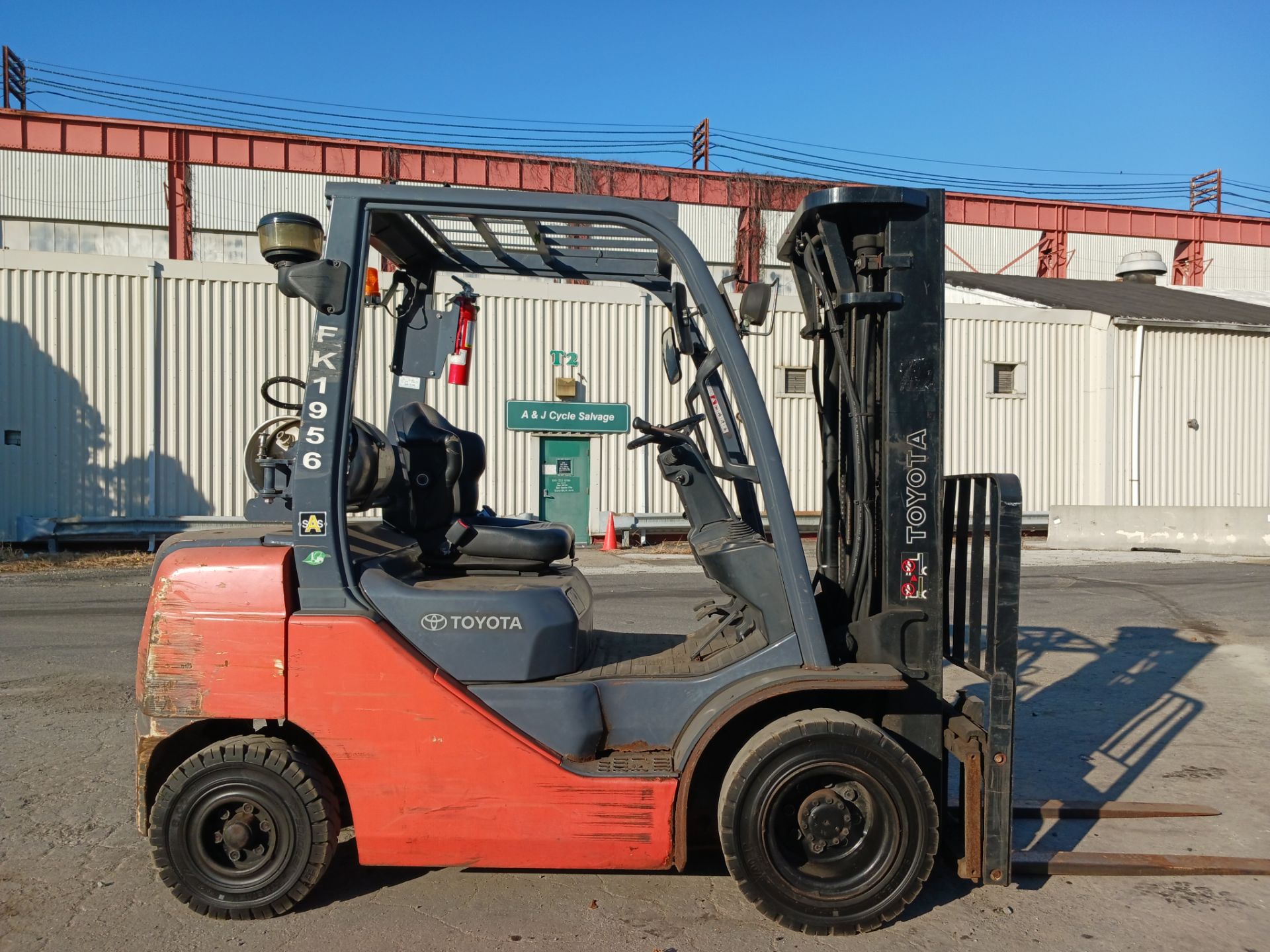 Toyota 8FGU25 5,000lb Forklift