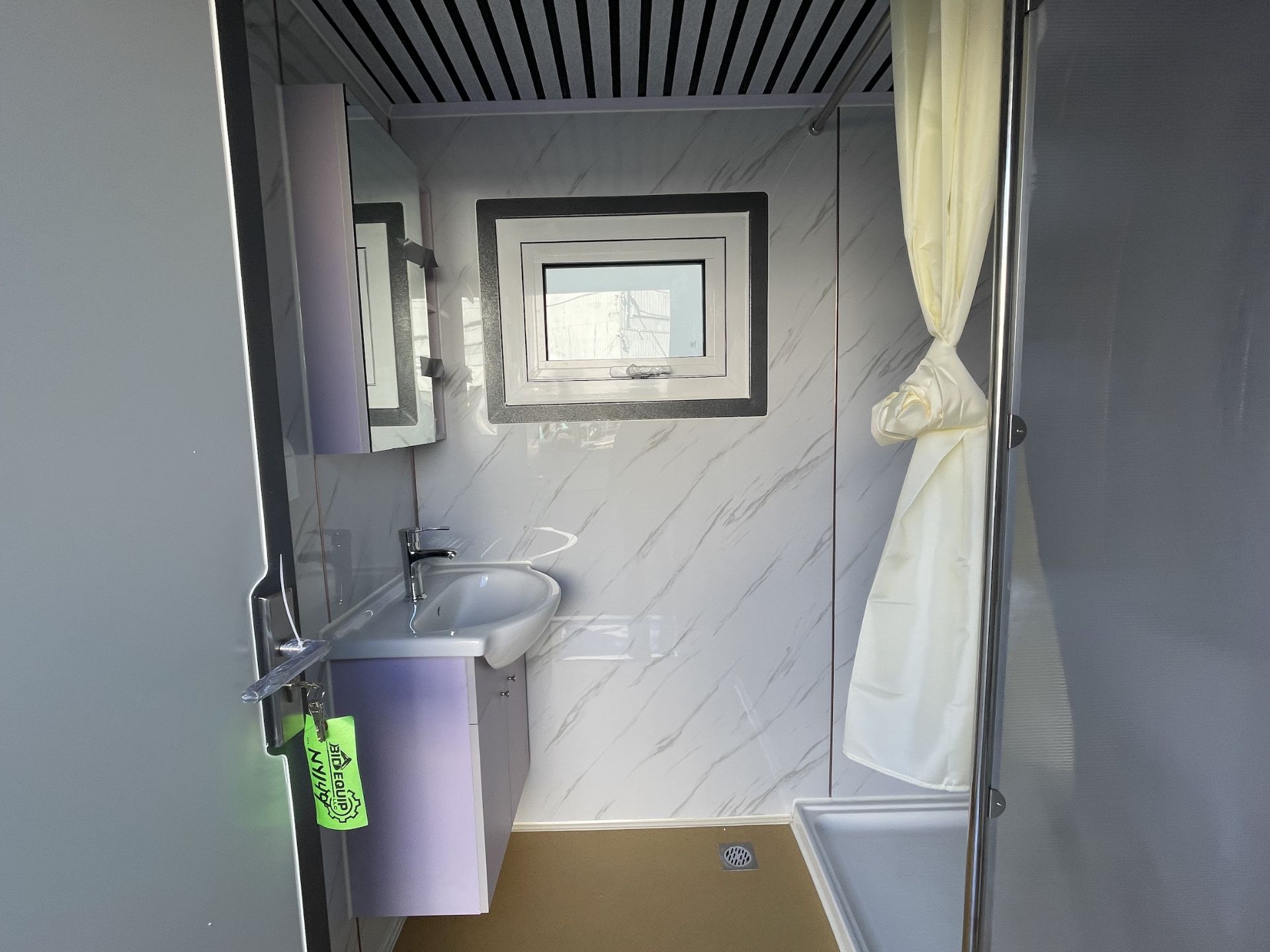 Brand New Unused 2023 Bastone 110V Portable Toilet with Shower (NY144) - Image 9 of 13