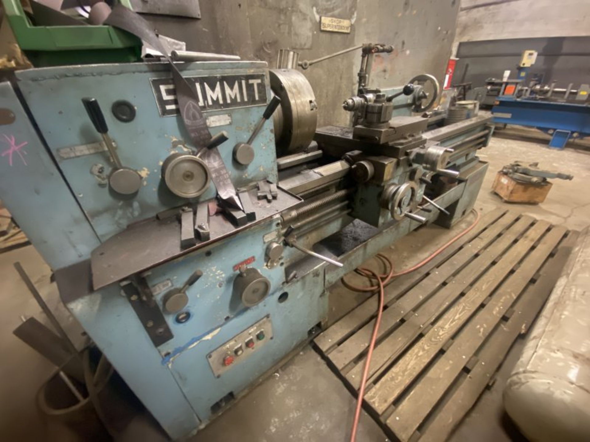 SUMMIT GAP BED ENGINE LATHE S/N 3242598 20/28 X 60 C.C. QUICK CHANGE, C/W TOOL POST, TAPER