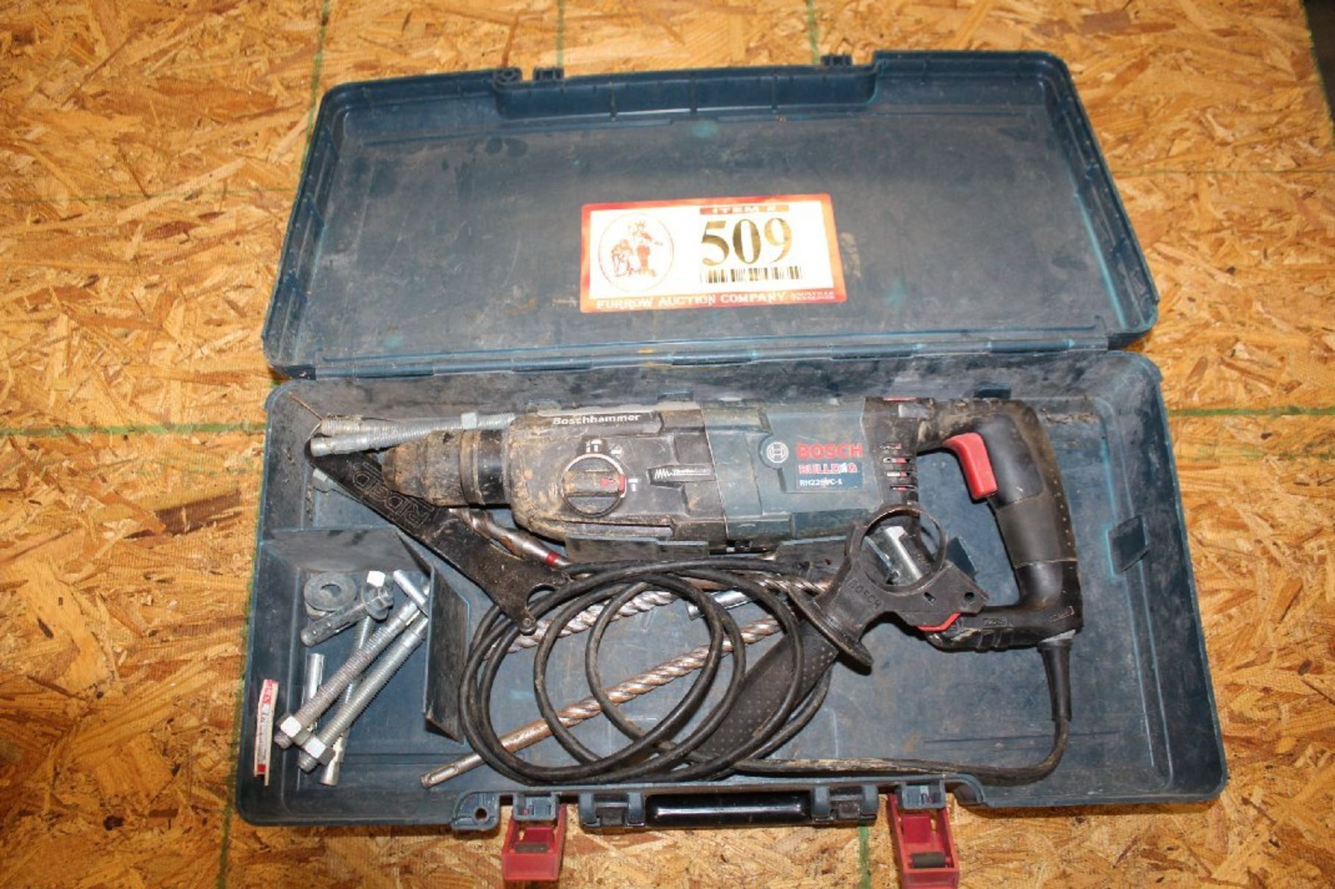 Bosch Bulldog Model RH228BC-1 Rotary Hammer Drill w/Case