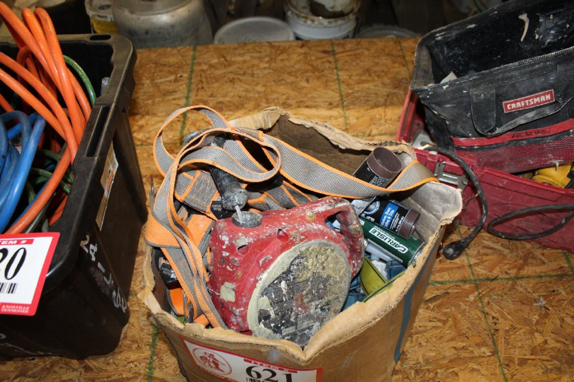 Contents of Box, Safety Harnesses & Fall Protection Gear - Image 2 of 2