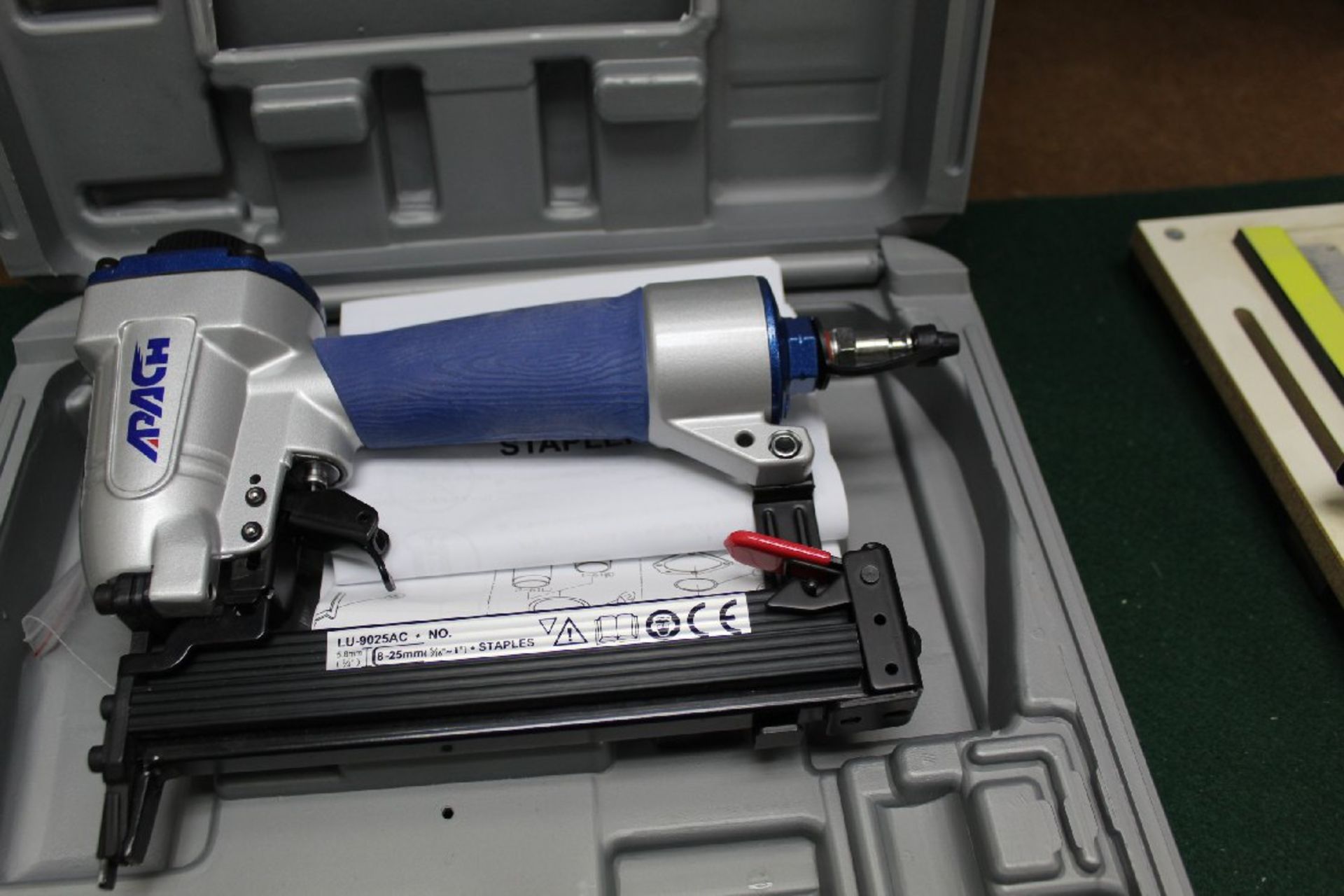 Apach Industrial Pneumatic Stapler with Case