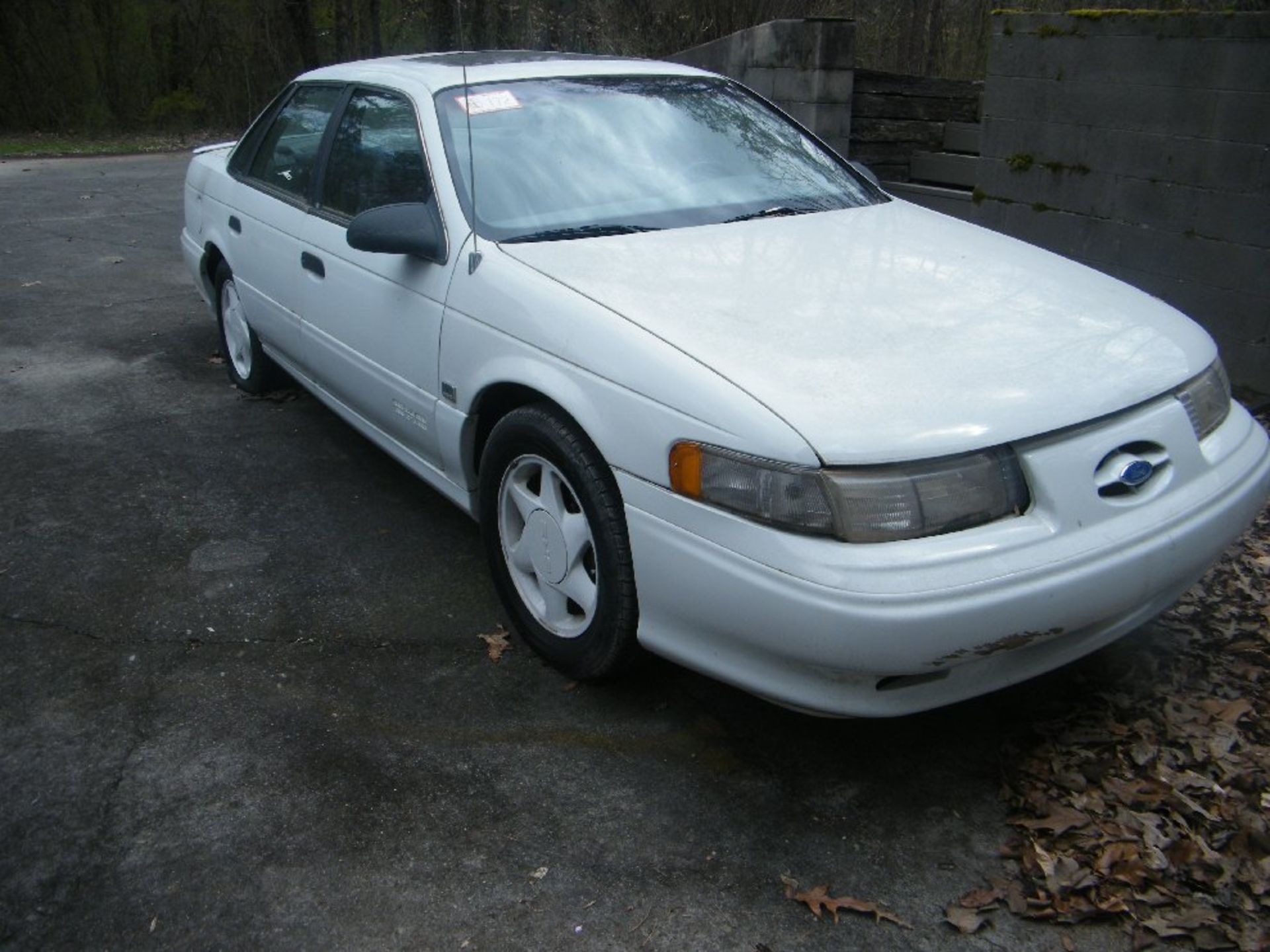 1993 Ford Taurus SHO, Unknown Mileage, A/C, Sunroof, Automatic, White, VIN 1FALP54P8PA185244. TITLE