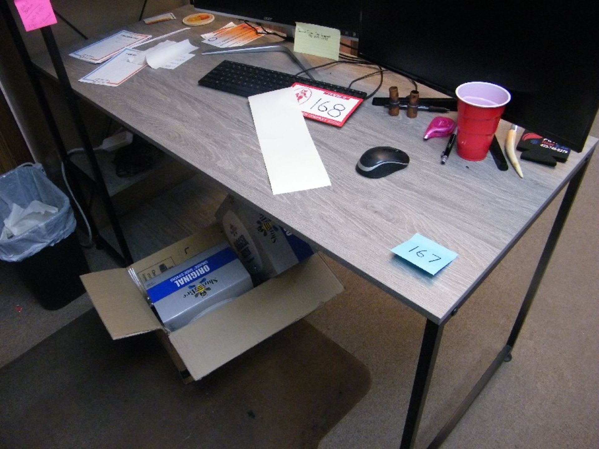 Contents of Office, EXCLUDING COMPUTER EQUIPMENT, (4 Desks, 3 desk chairs, computer desk, bookcases, - Image 3 of 9
