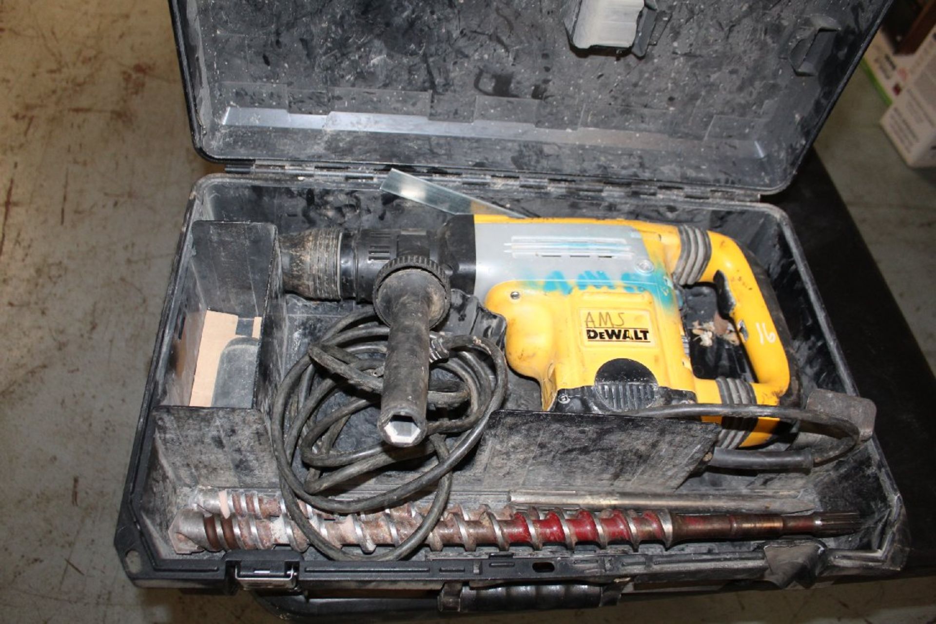 DeWalt Model D25701 Demolition Hammer Drill with Bits