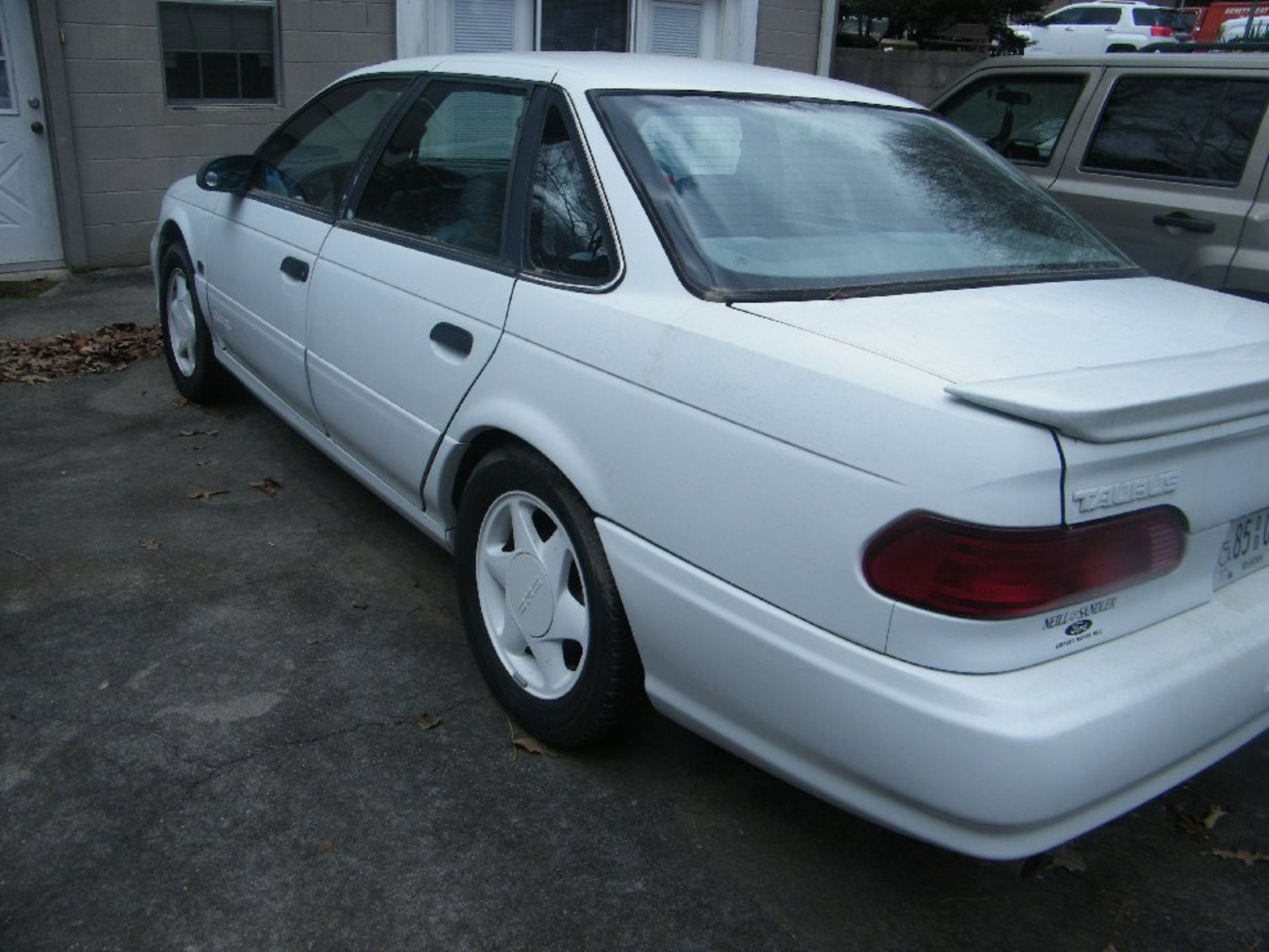 1993 Ford Taurus SHO, Unknown Mileage, A/C, Sunroof, Automatic, White, VIN 1FALP54P8PA185244. TITLE - Image 4 of 11