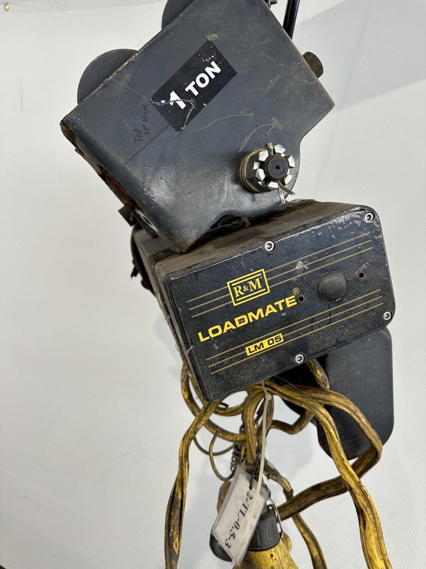 1/2 TON R&M LOADMATE POWERED CHAIN FALL HOIST. - Image 4 of 6