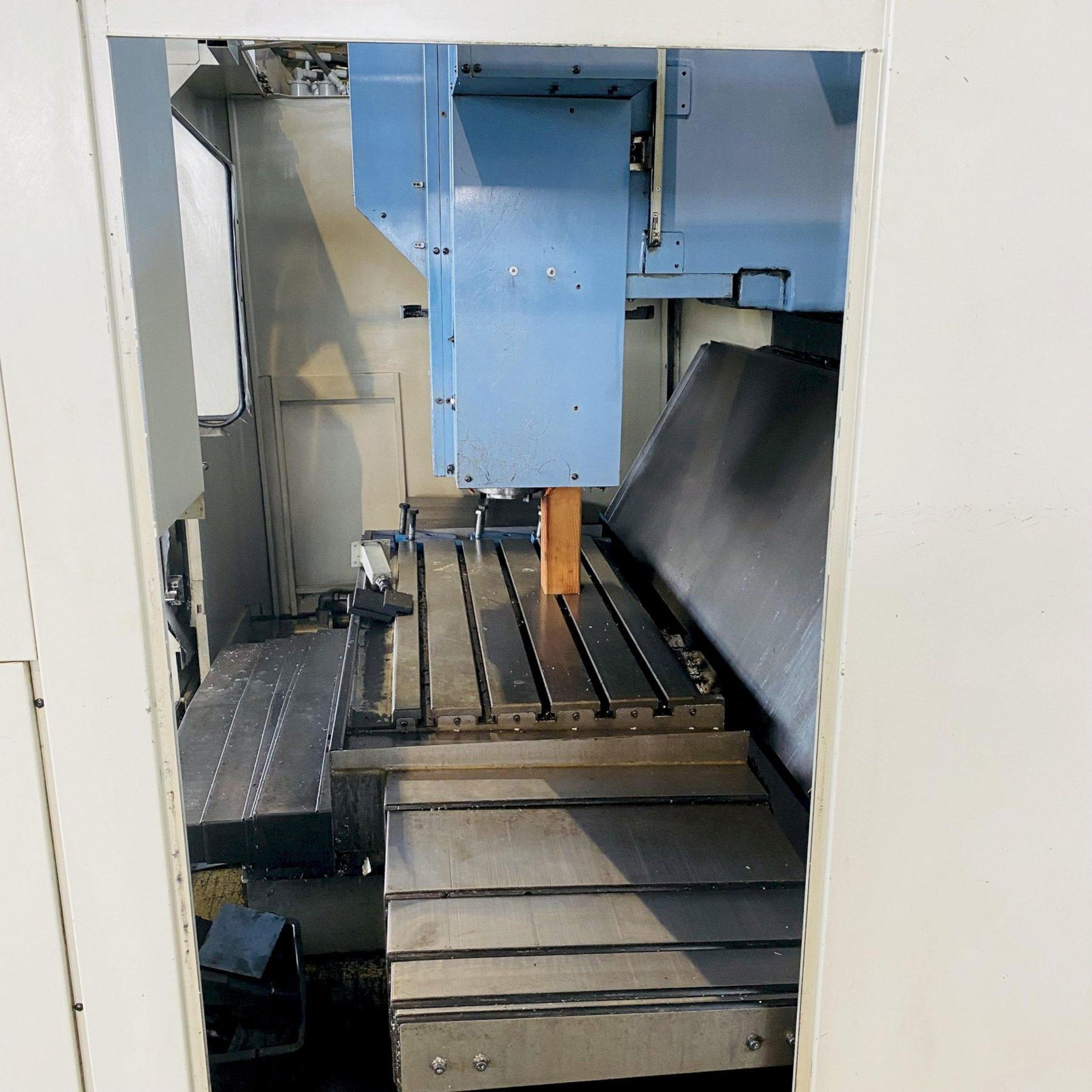 OKK PCV 55 CNC VERTICAL MACHINING CENTER - Image 18 of 21