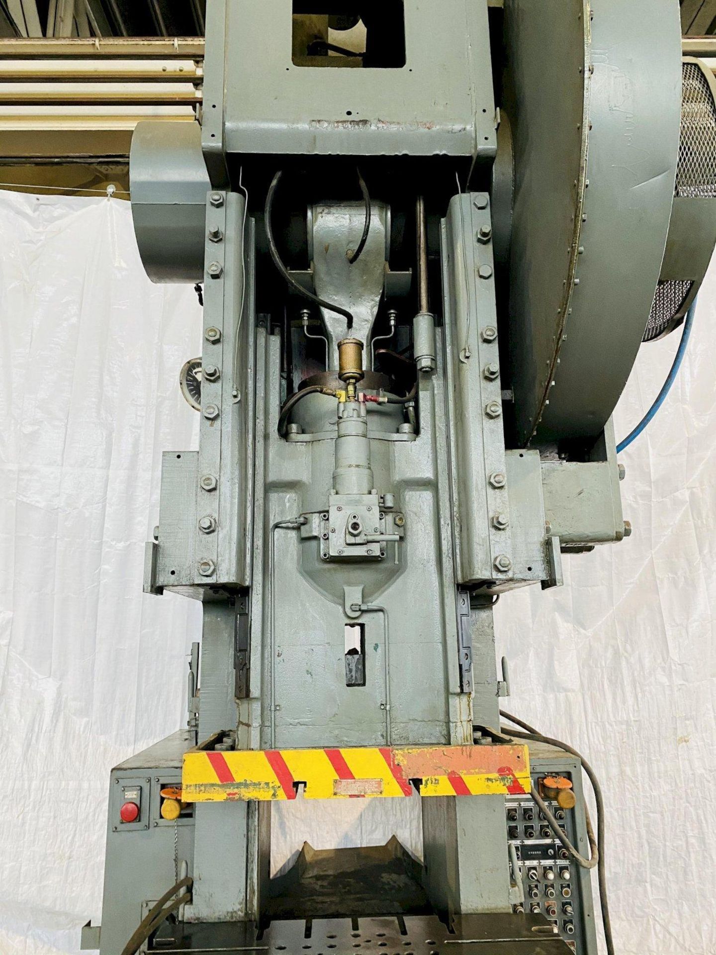 150 TON CLEARING 150-P-701 OBI STAMPING PRESS. - Image 4 of 14