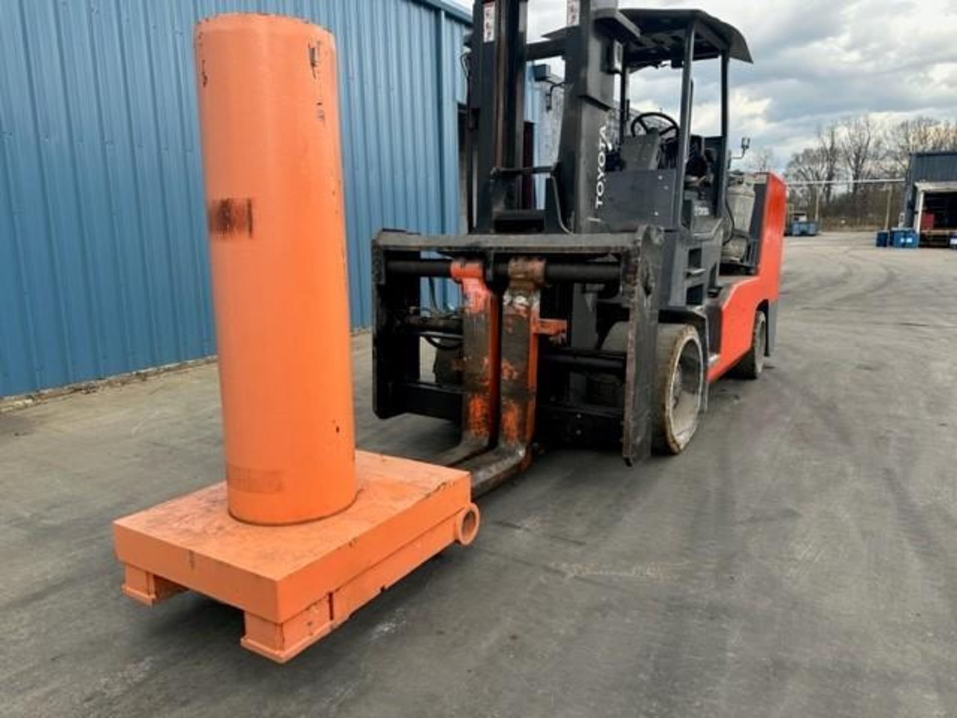 (2018) 55,000 LB. TOYOTA THDC5500-35 PROPANE FORKLIFT. - Image 3 of 20