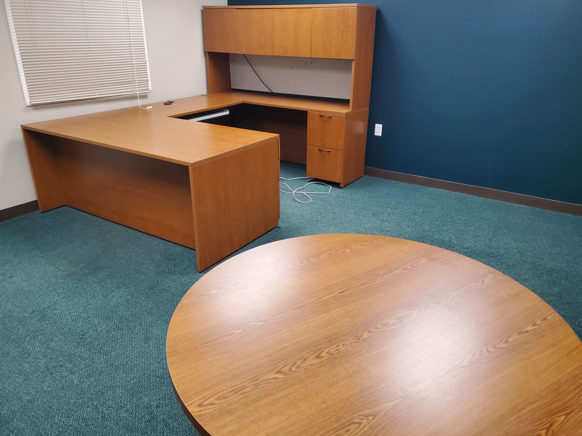 Furniture in Office (No Contents)