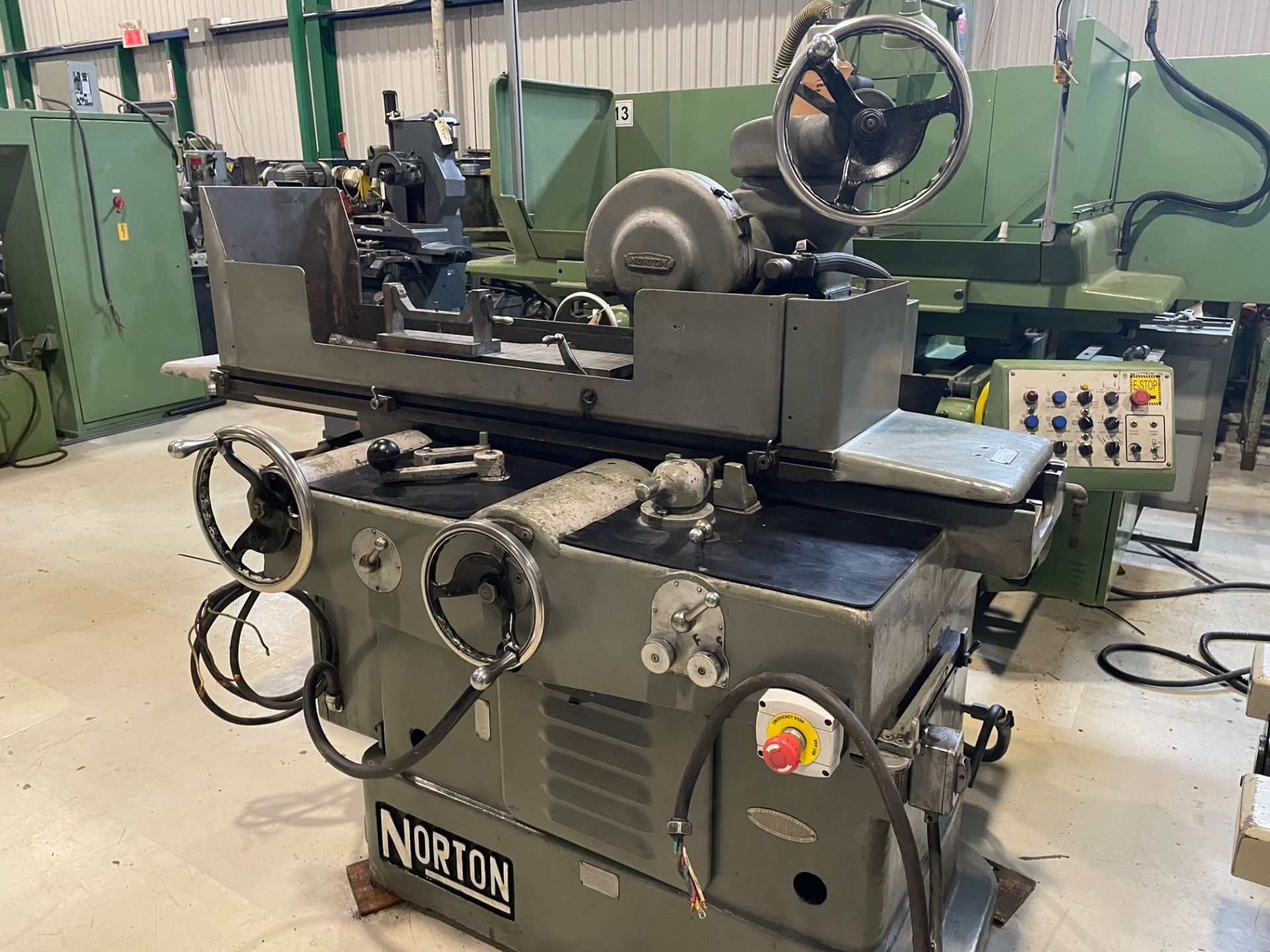 Norton - Surface Grinder - Model: 618 - Capacity: 6" x 18" - Image 2 of 4