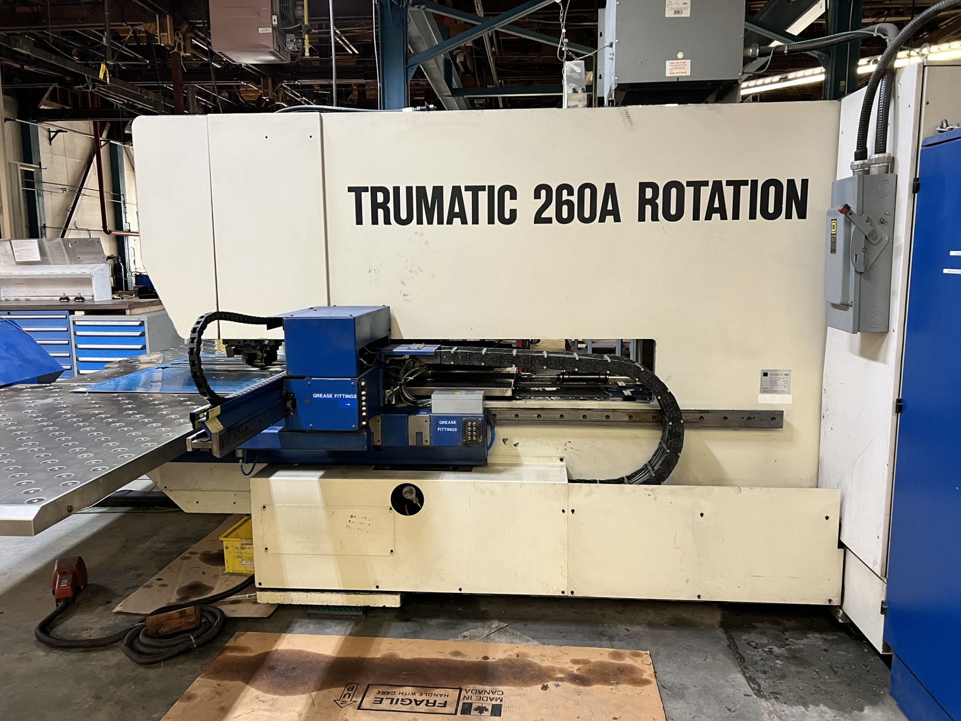 TRUMPF TRUMATIC 260A ROTATION TURRET PUNCHING MACHINE, 28 TONS MAX PUNCH, S/N 5108, 460V, - Image 3 of 6