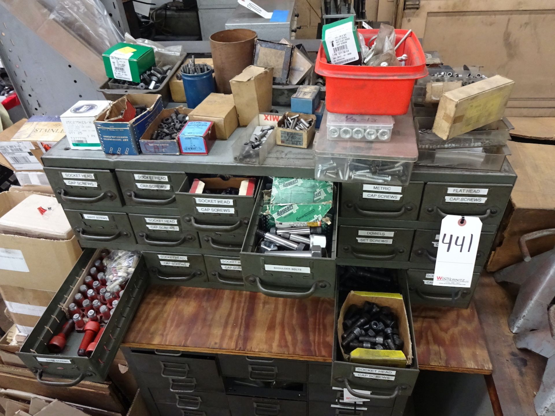 LOT: Assorted Hardware