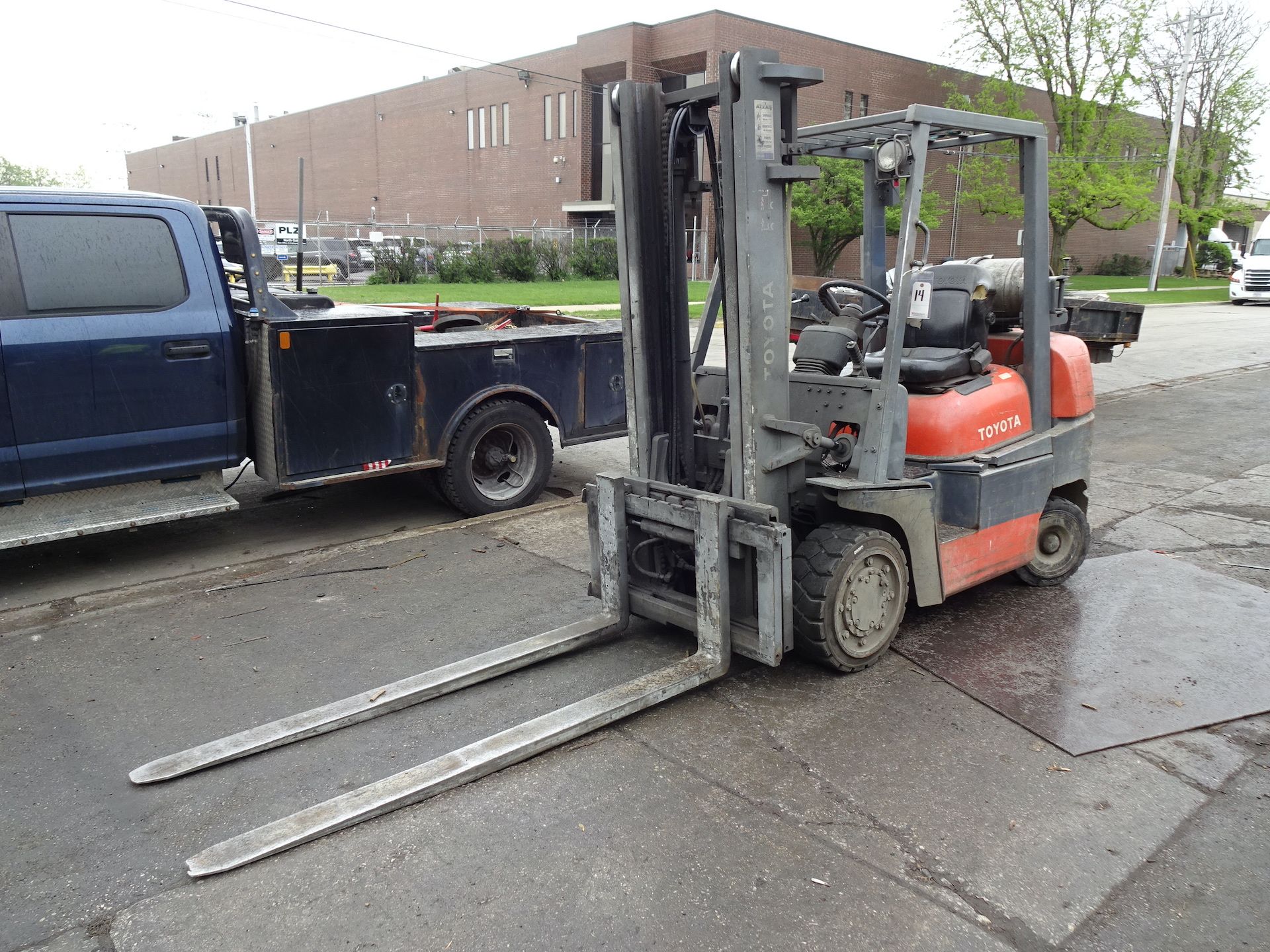 Toyota 8000 lb. Model 52-6FGCU35 LP Forklift Truck, S/N 60366, 2-Stage Mast, Side Shift