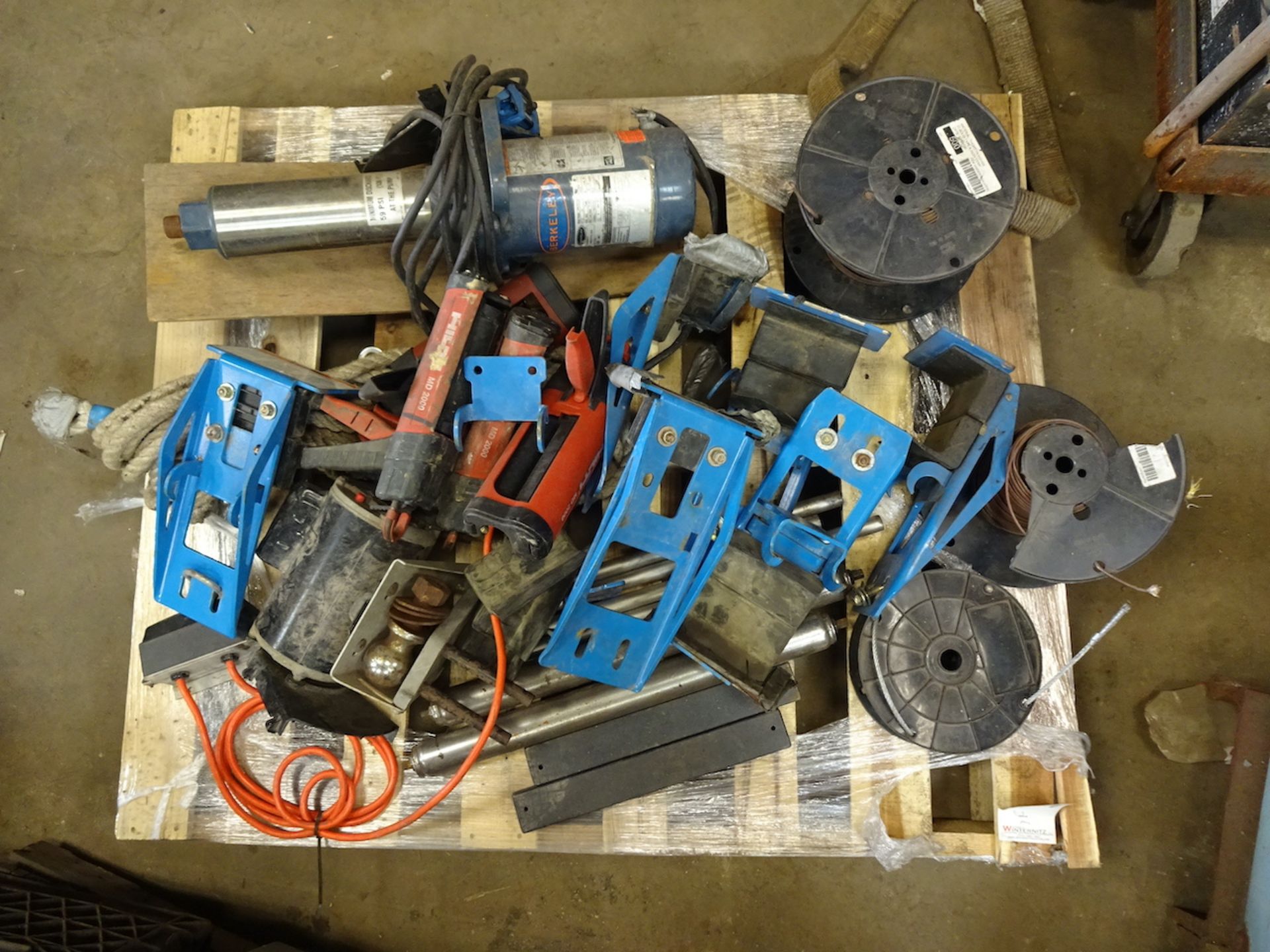 LOT: Assorted Equipment on (1) Skid - Image 2 of 2