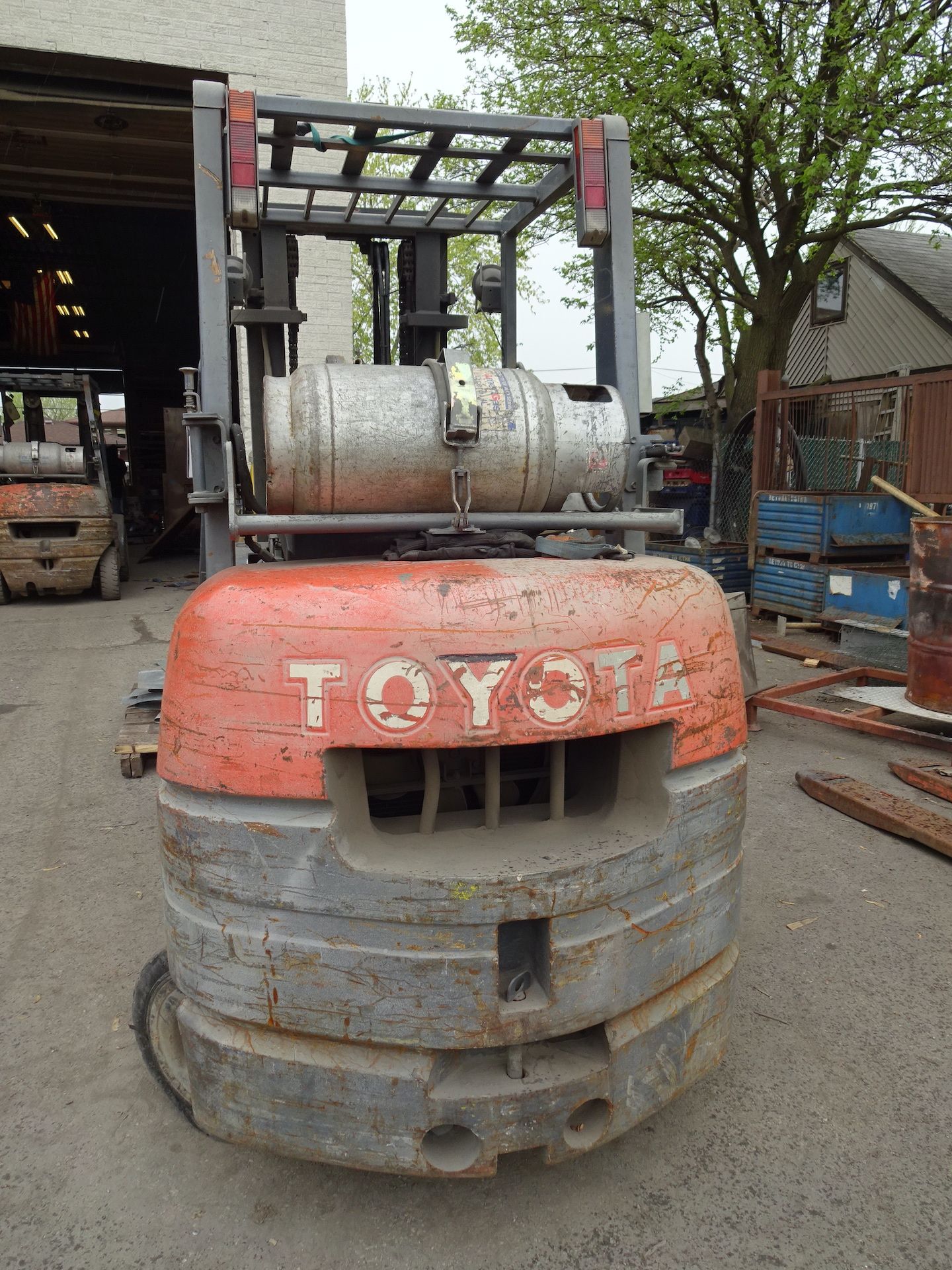 Toyota 8000 lb. Model 52-6FGCU35 LP Forklift Truck, S/N 60366, 2-Stage Mast, Side Shift - Image 3 of 8