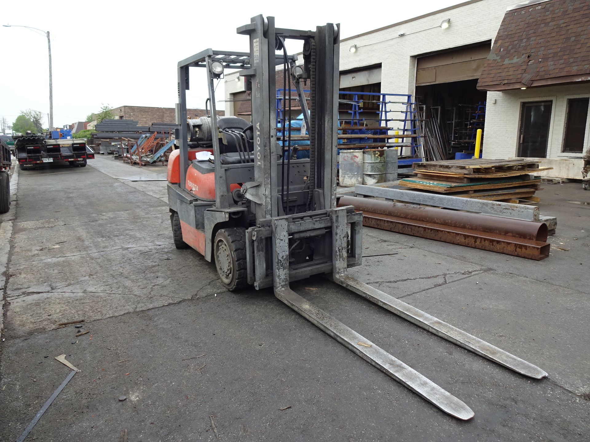 Toyota 8000 lb. Model 52-6FGCU35 LP Forklift Truck, S/N 60366, 2-Stage Mast, Side Shift - Image 5 of 8