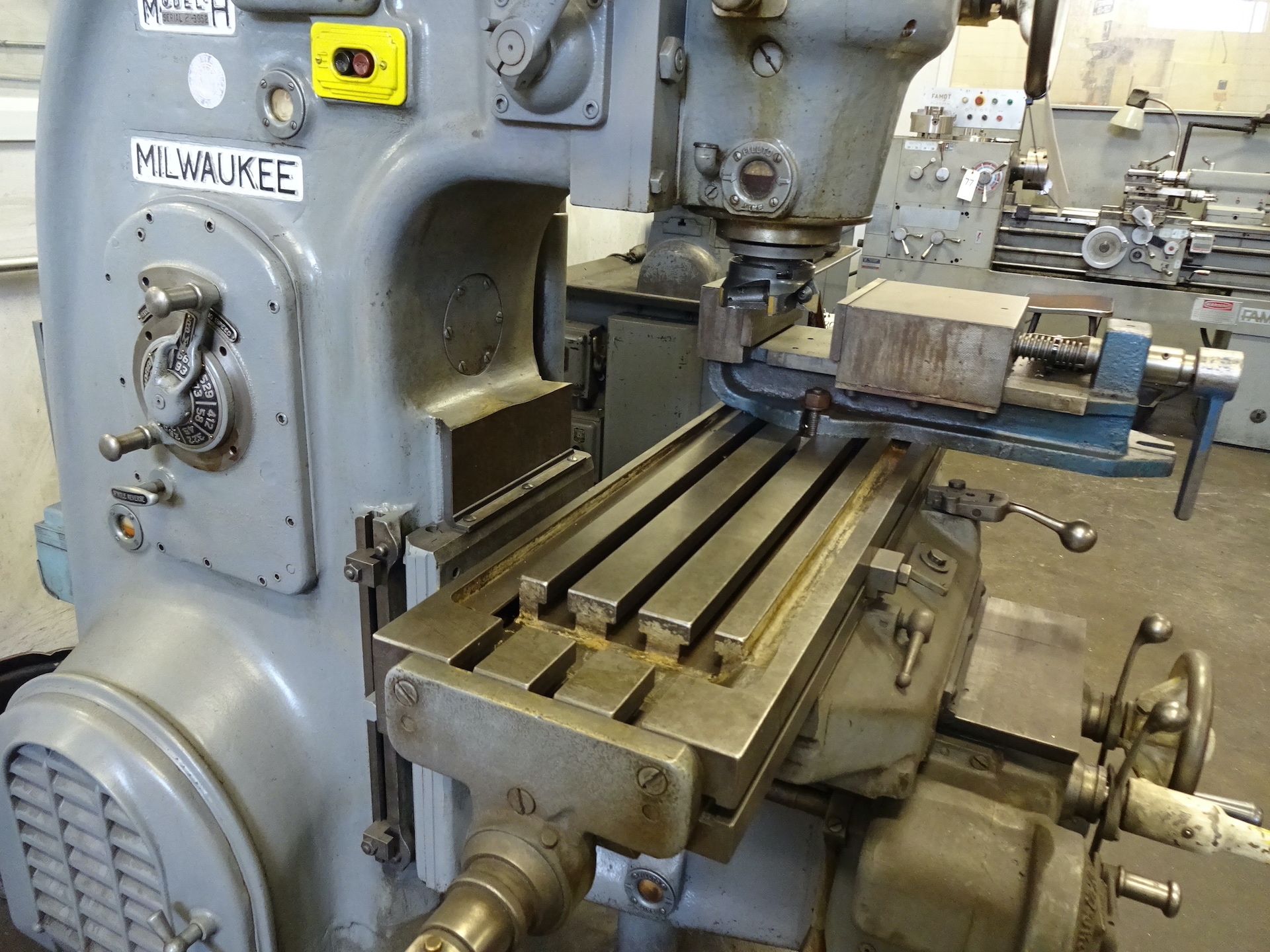 Kearney & Trecker Milwaukee Model 2H Vertical Milling Machine, S/N 2-3952, 50 in. x 10 in. T-Slot - Image 3 of 9