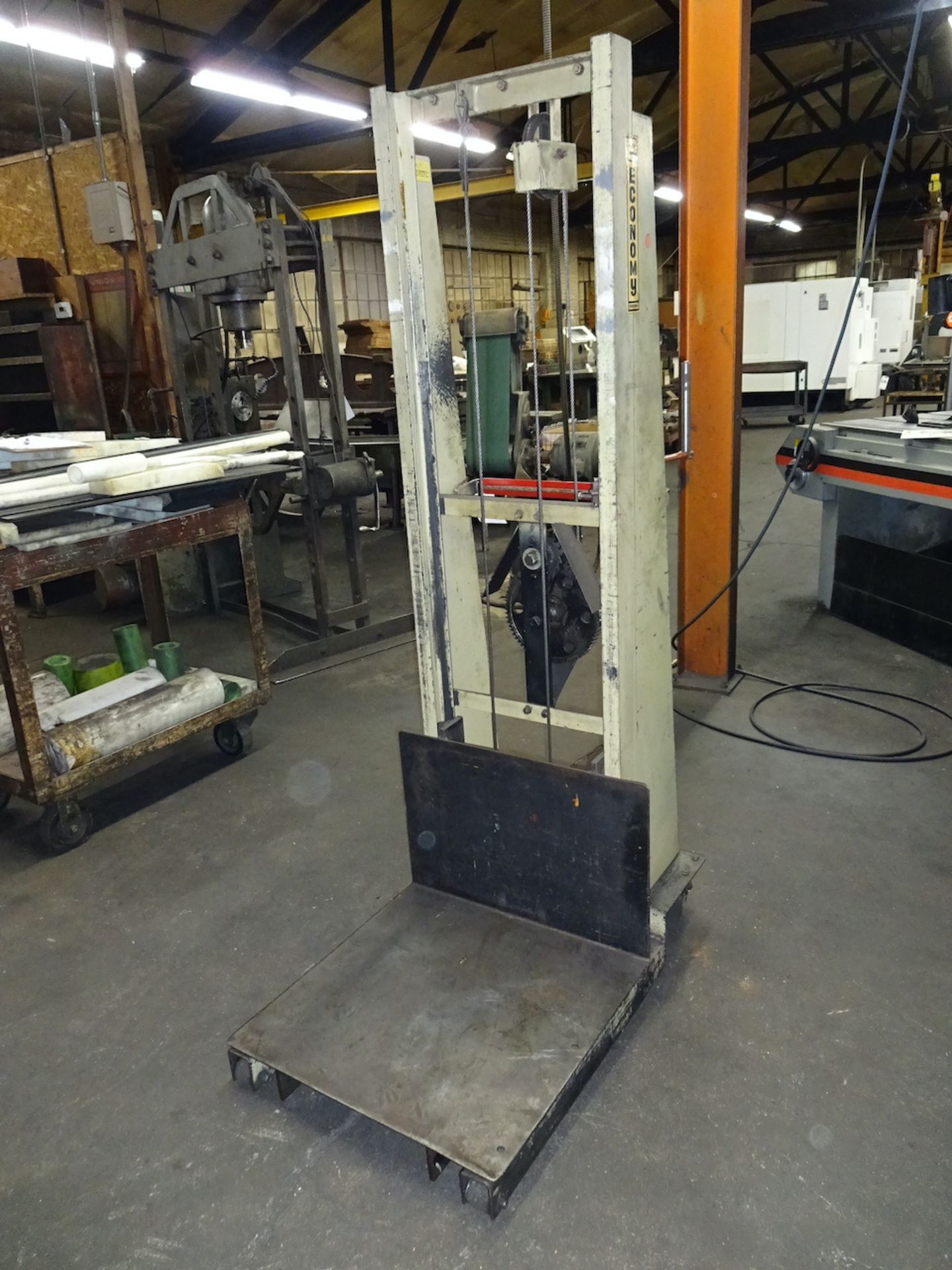 Economy 750 lb. Model MV-54 Cable Type Die Lift, S/N N/A, 54 in. Lift - Image 2 of 2