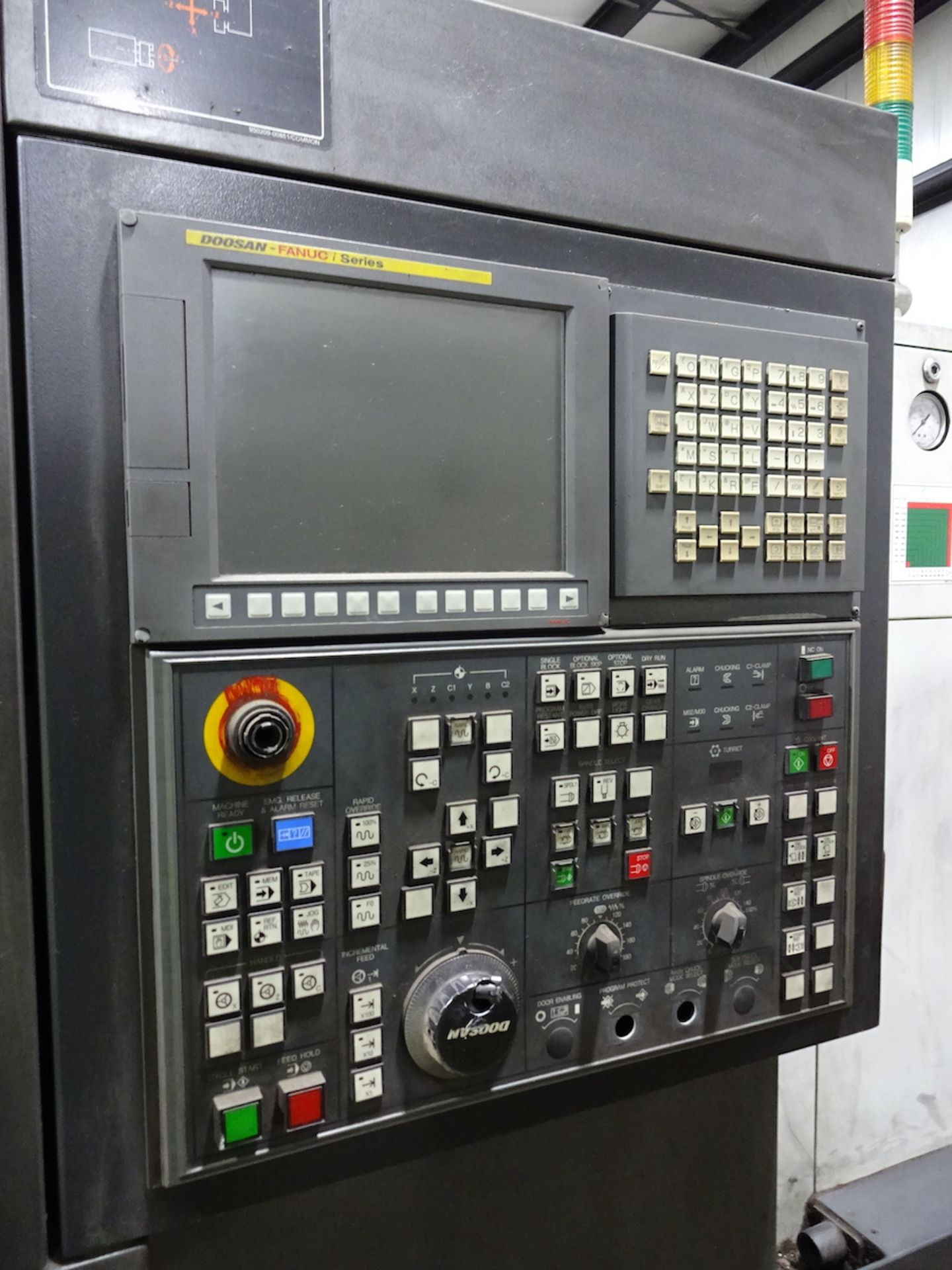 DOOSAN PUMA 2600LM LONG BED CNC LATHE, S/N ML0109000350, (IN SERVICE 2013), BAR CAPACITY 81 MM, MAX. - Image 3 of 16