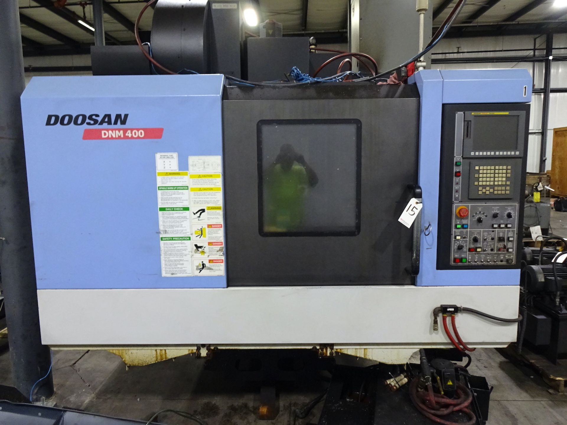 DOOSAN DNM400 VERTICAL MACHINING CENTER (2013) S/N MV0009000924, TABLE 36.2" X 17.1", TABLE LOAD - Image 2 of 7