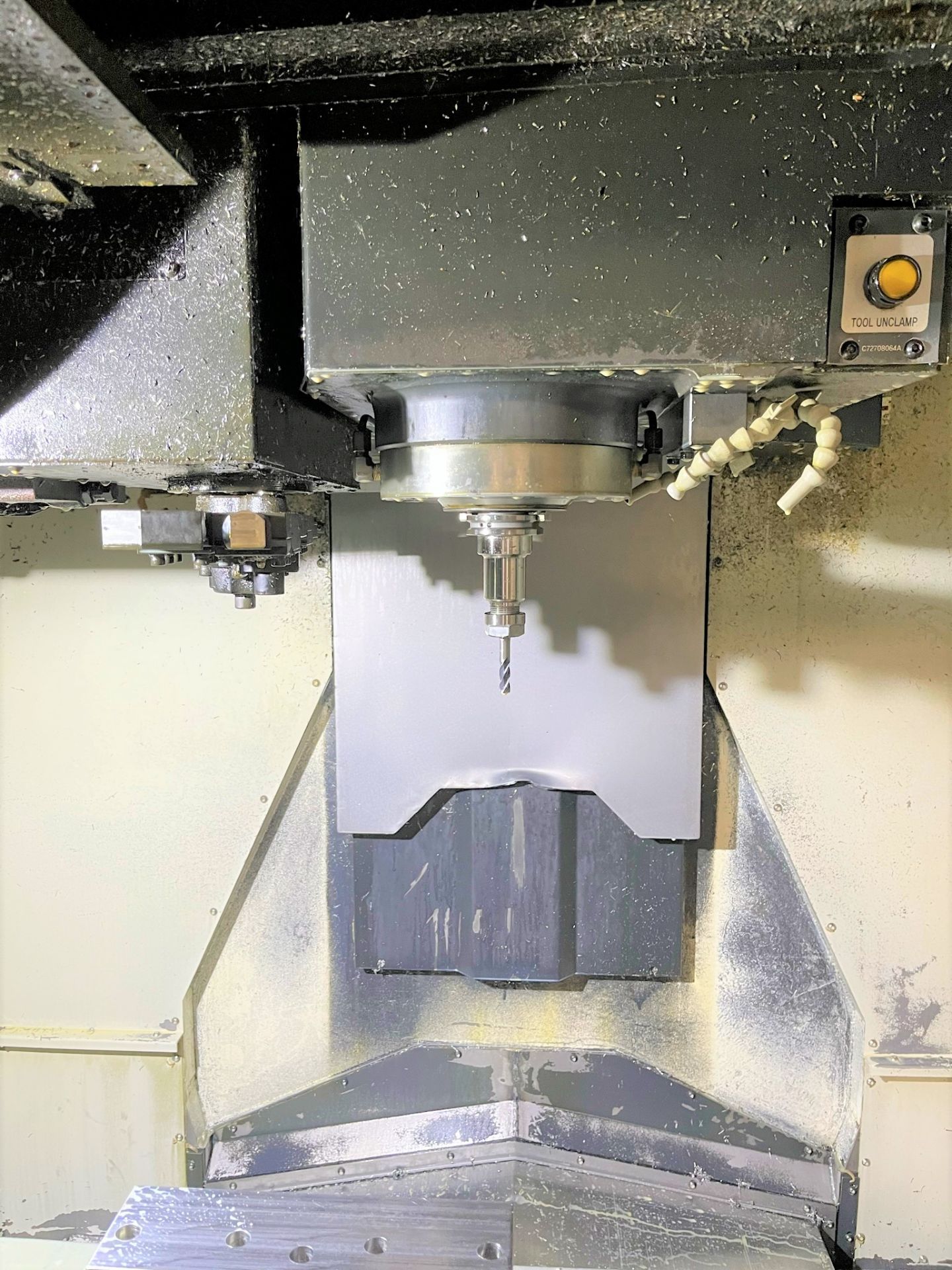 DOOSAN DNM500 VERTICAL MACHINING CENTER (2011) S/N MV0010-000787, FANUC I CNC, CAT 40, 8000 RPM - Image 2 of 9