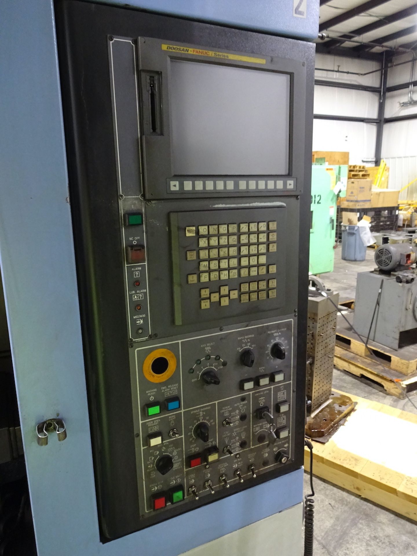 DOOSAN DNM400 VERTICAL MACHINING CENTER (2013) S/N MV0009000896, TABLE 36.2" X 17.1", TABLE LOAD - Image 3 of 11