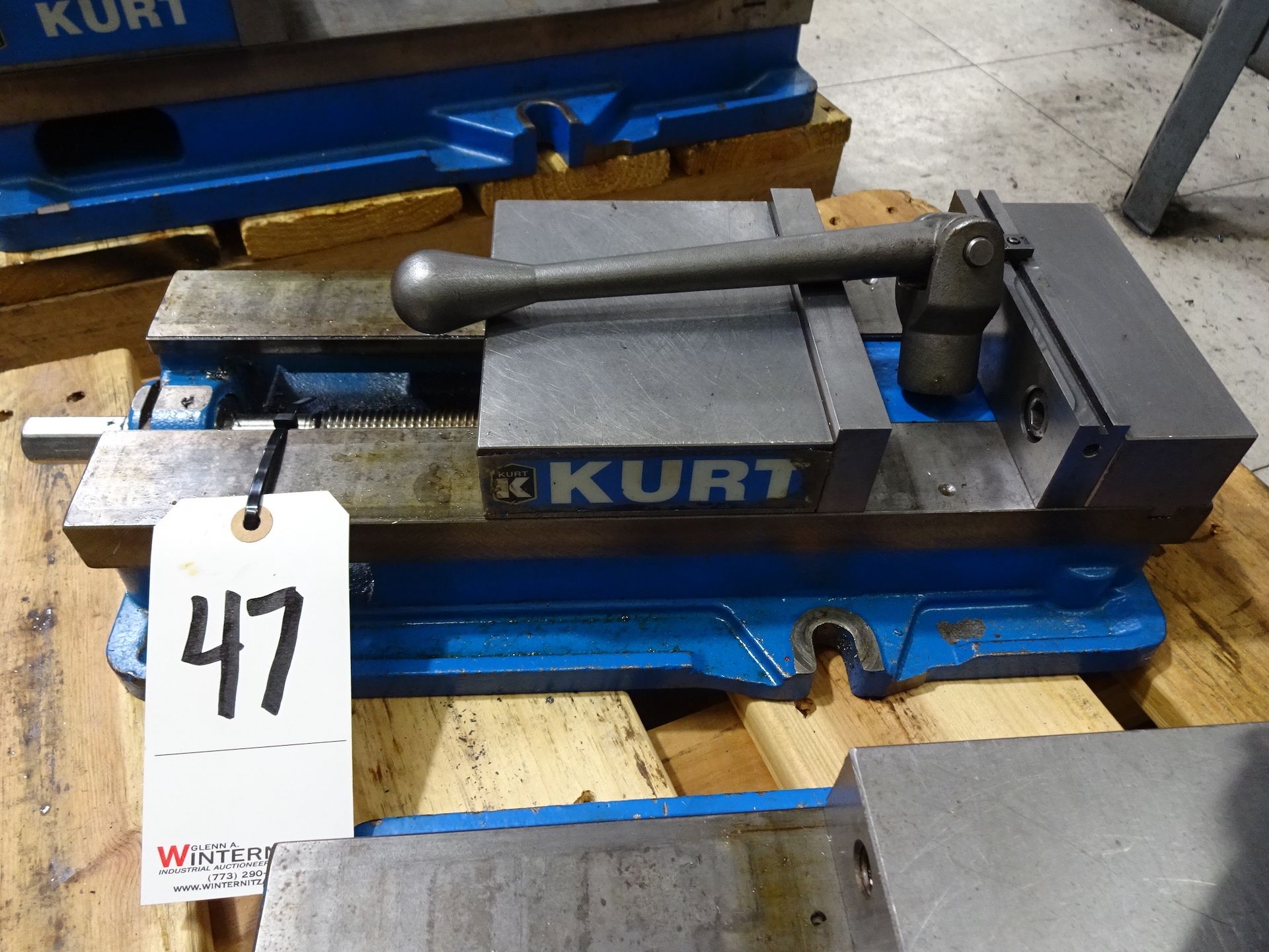 Kurt 6 in. Machine Vise