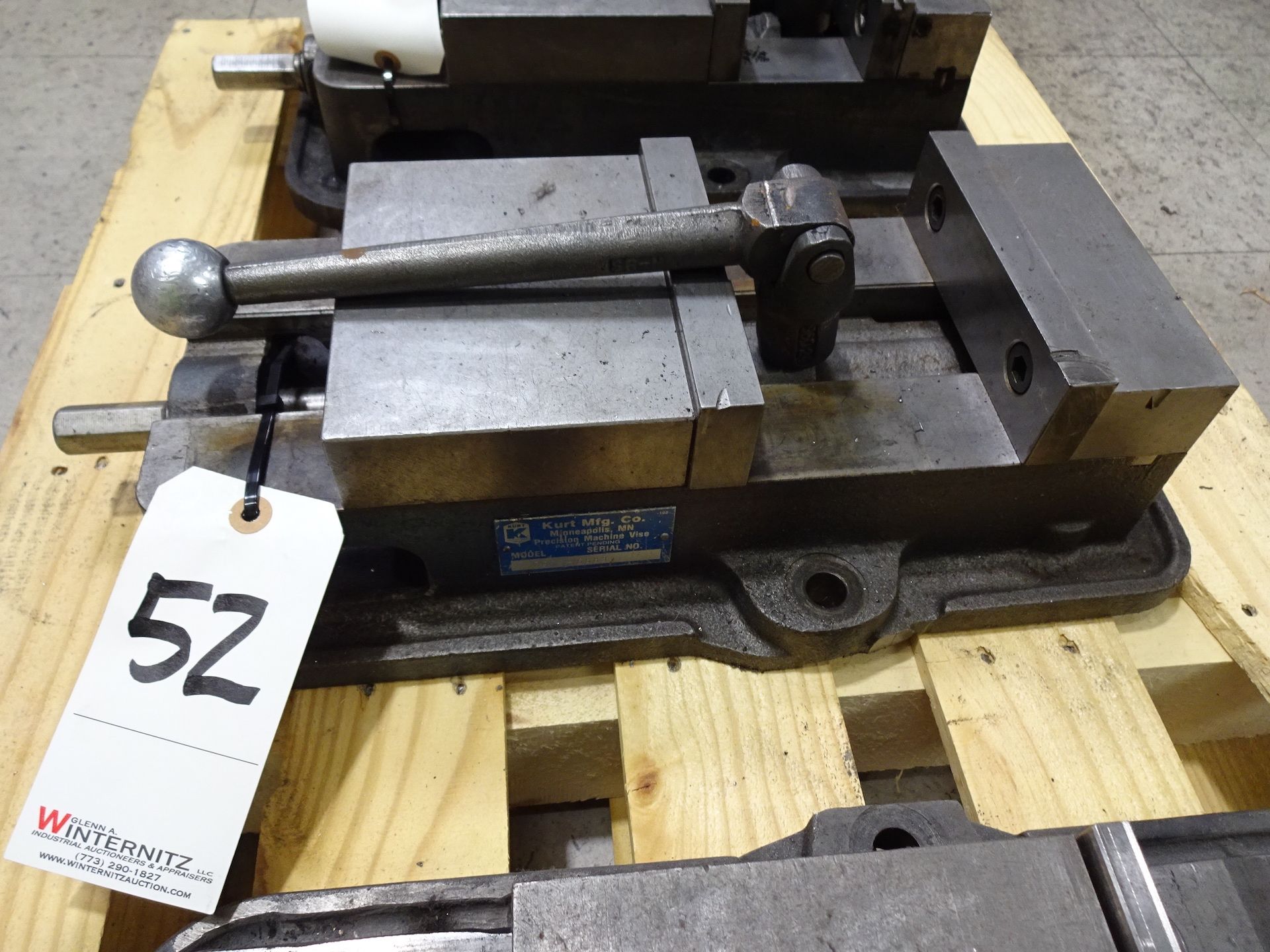 Kurt 6 in. Machine Vise