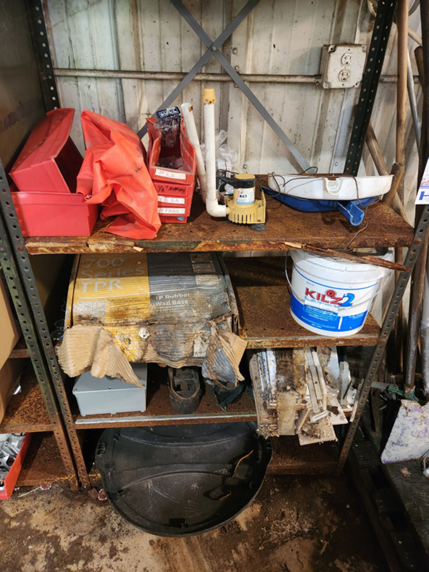 LOT OF MISC - ON SHELVES, YARD TOOLS, METEL SHELVING, CHAIR, BULBS, WOODEN CRATE, ETC - Image 4 of 11