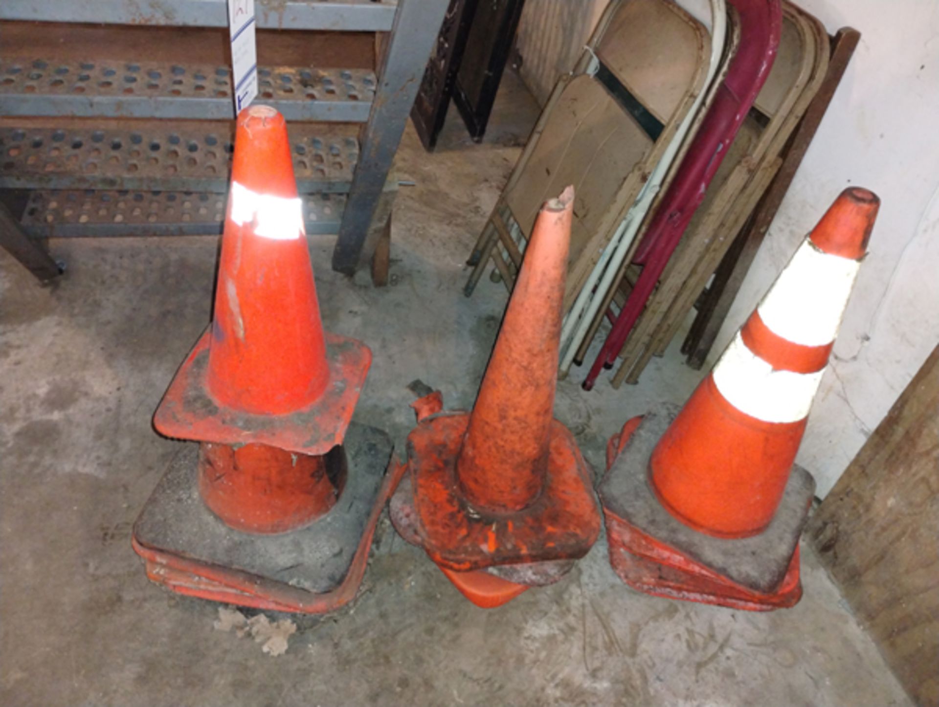 LOT OF ASSORTED SAFETY CONES