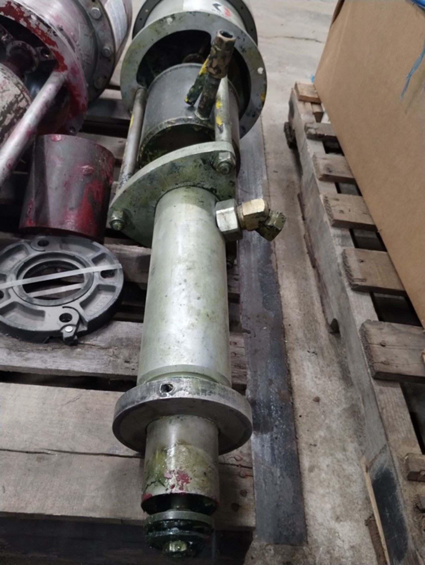 SKID OF GRACO BULLDOG PUMP, KING PUMP AND PARTS - Image 11 of 11