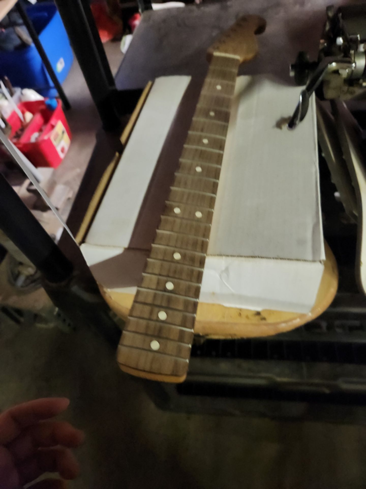 GUITAR AND TYPEWRITER FOR PARTS / ART CRAFTING - Image 3 of 6