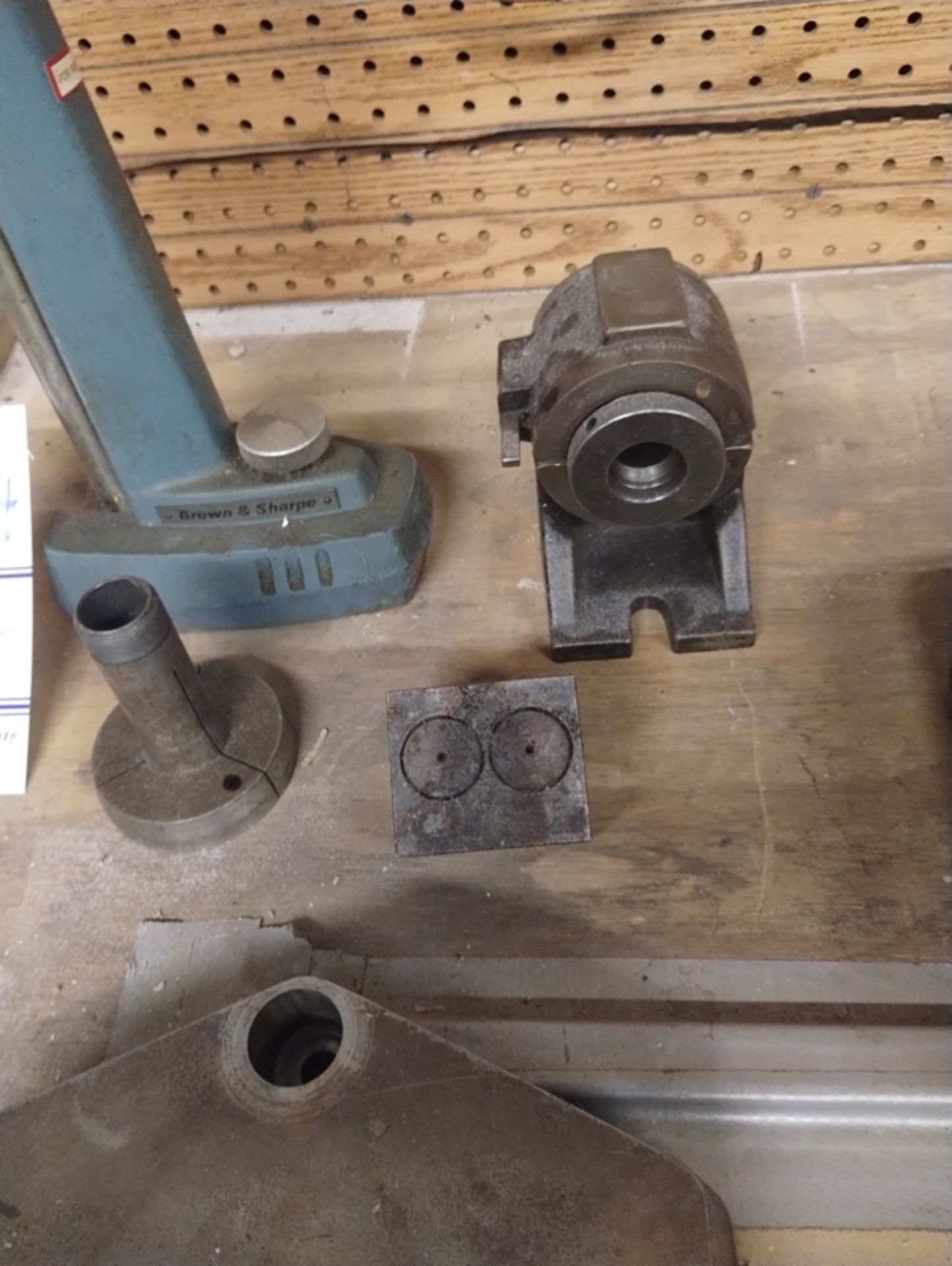 BROWN AND SHARPE HEIGHT GAUGE AND MISC MACHINING - Image 3 of 7