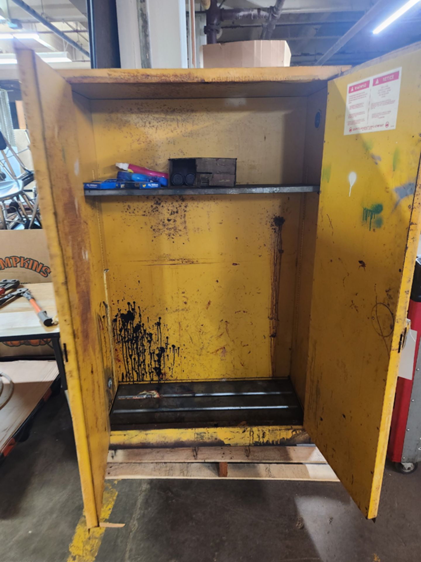 JUSTRITE FLAMMABLE STORAGE CABINET NO. 25450 , RM-8361 - Image 3 of 3